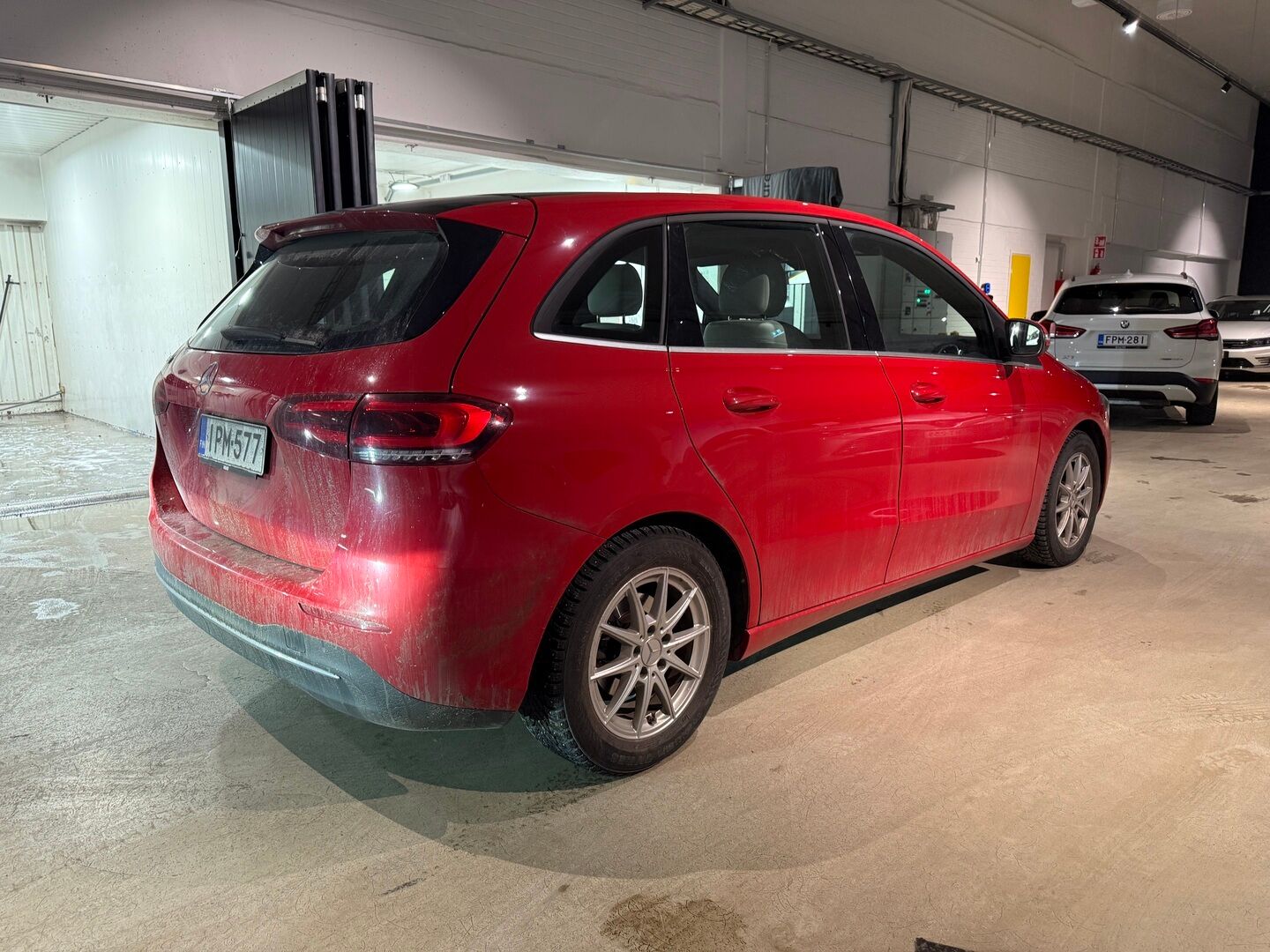 Mercedes-Benz B 2019 180 A Launch Edition Style *Lohko+S.Pistoke / P.Kamera / S.Luukku / Ambient valaistus!* - *Kahdet Mersun omat alumiinivanteet hyvillä renkailla! / LED High Performance ajovalot!* - Osta nyt, maksa vasta ensi vuonna