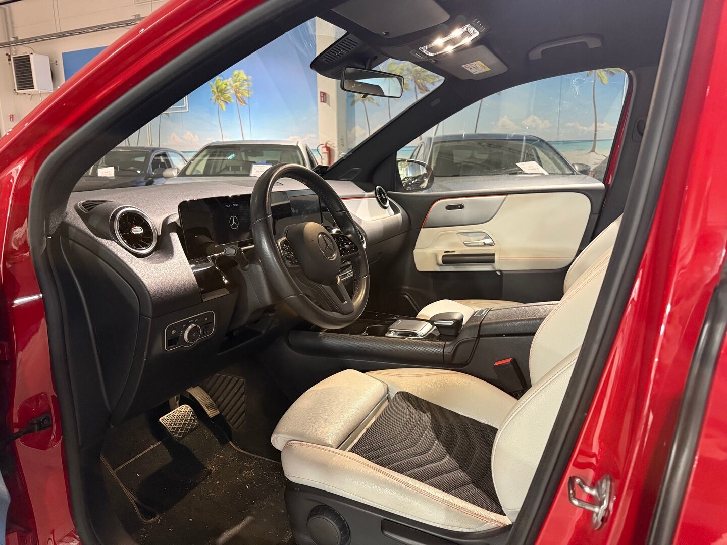 Mercedes-Benz B 2019 180 A Launch Edition Style *Lohko+S.Pistoke / P.Kamera / S.Luukku / Ambient valaistus!* - *Kahdet Mersun omat alumiinivanteet hyvillä renkailla! / LED High Performance ajovalot!* - Osta nyt, maksa vasta ensi vuonna