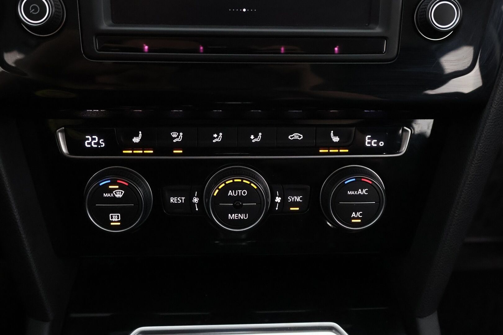 VOLKSWAGEN PASSAT 2016 Variant GTE Plug-In Hybrid 160 kW (218 hv) DSG-automaatti - Adapt.Vakkari / HYBRIDIAKKU VAIHDETTU / Peruutuskamera / Vetokoukku / ergoComfort / LED / Apple&Android!