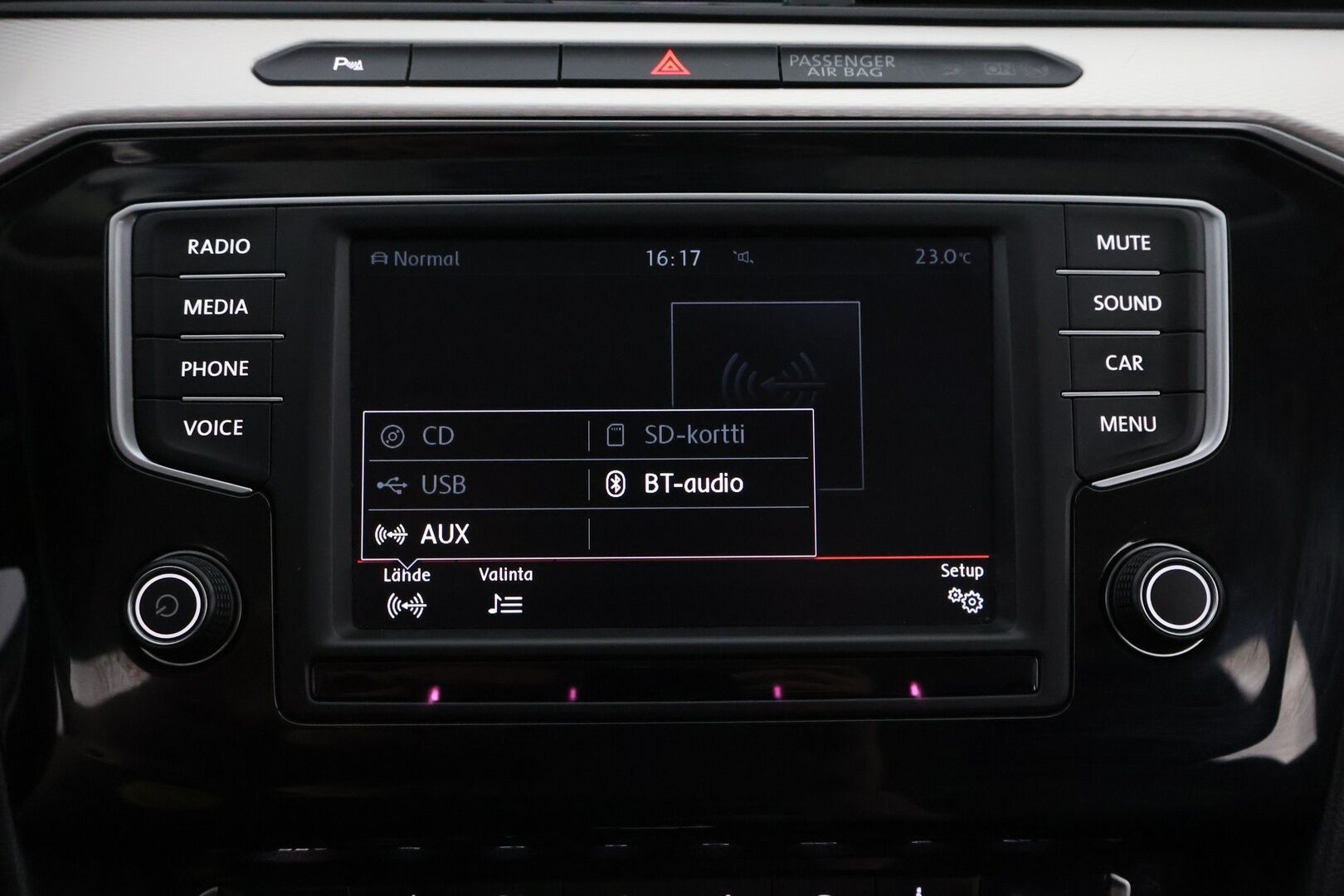 VOLKSWAGEN PASSAT 2016 Variant GTE Plug-In Hybrid 160 kW (218 hv) DSG-automaatti - Adapt.Vakkari / HYBRIDIAKKU VAIHDETTU / Peruutuskamera / Vetokoukku / ergoComfort / LED / Apple&Android!