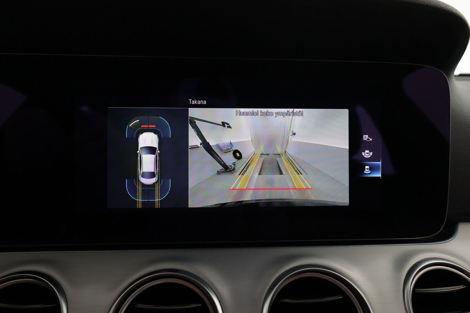 Mercedes-Benz E 2022 300 e 4MATIC A Business Avantgarde - 3,99 % KORKOTARJOUS TÄHÄN AUTOON - Suomi-auto / Vakkari / P-kamera / Puolinahka Sporttipenkit / Apple&Android / LED-valot / 2x renkaat 