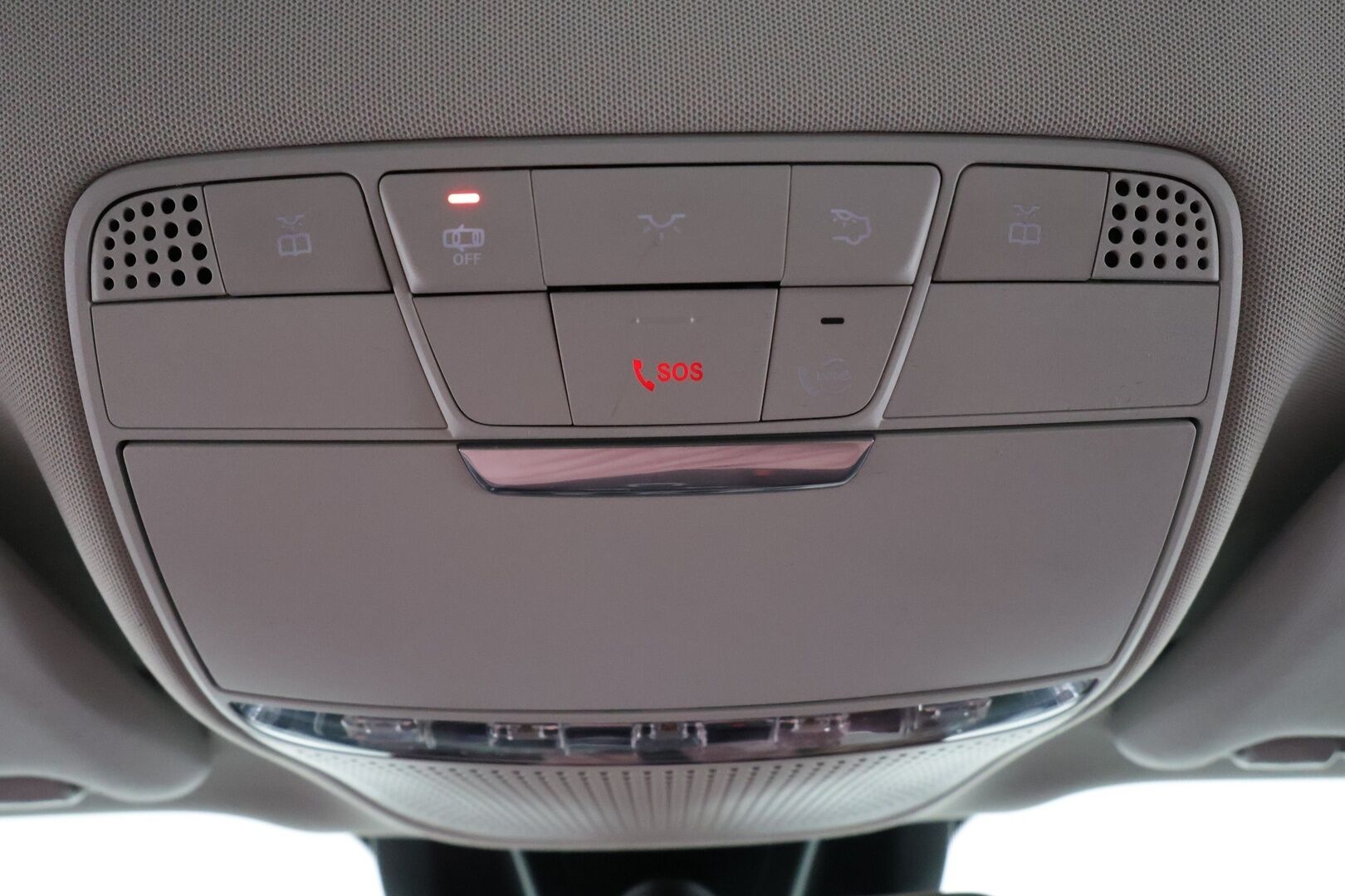 Mercedes-Benz E 2022 300 e 4MATIC A Business Avantgarde - 3,99 % KORKOTARJOUS TÄHÄN AUTOON - Suomi-auto / Vakkari / P-kamera / Puolinahka Sporttipenkit / Apple&Android / LED-valot / 2x renkaat 