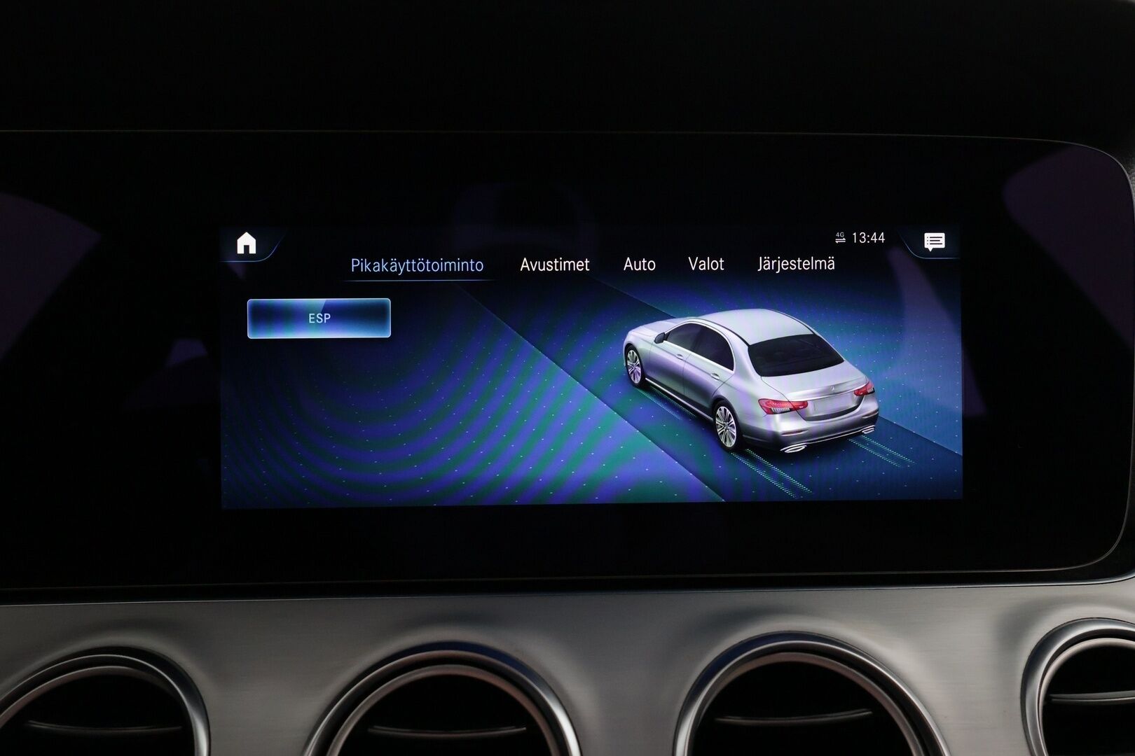 Mercedes-Benz E 2022 300 e 4MATIC A Business Avantgarde - 3,99 % KORKOTARJOUS TÄHÄN AUTOON - Suomi-auto / Vakkari / P-kamera / Puolinahka Sporttipenkit / Apple&Android / LED-valot / 2x renkaat 