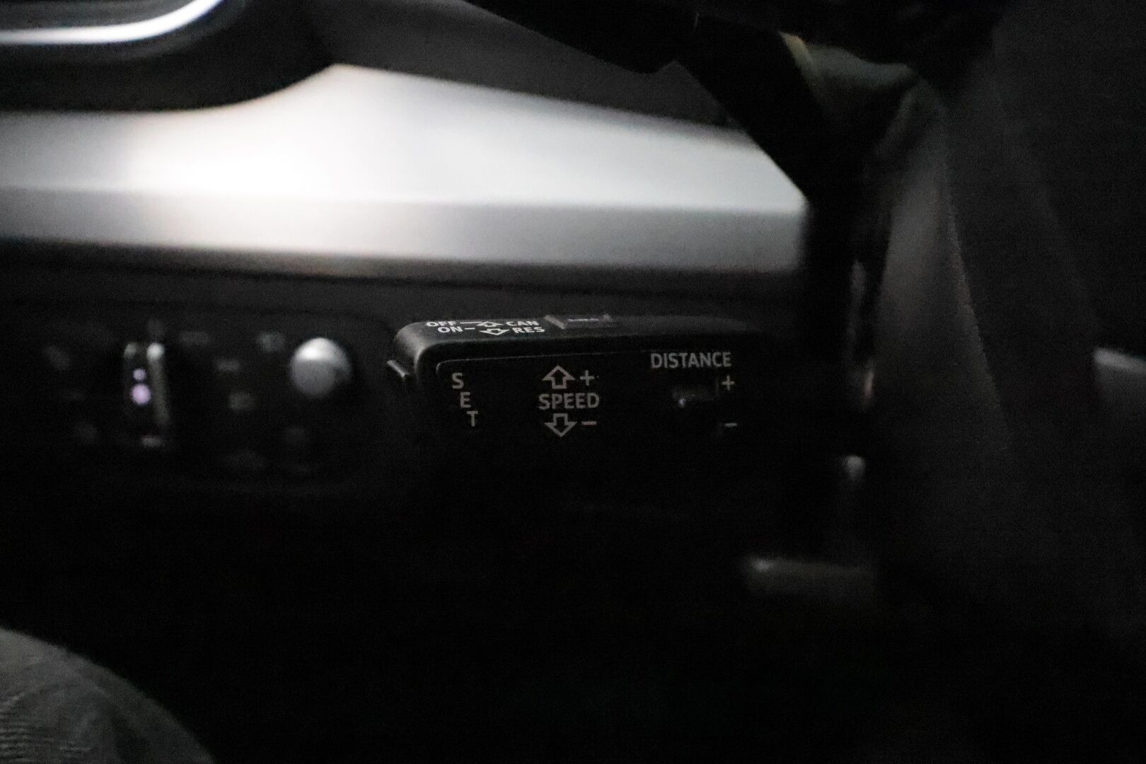 Audi Q5 2019 55 TFSI e quattro S tronic S-LINE **Adapt.vakkari / HUD / Koukku / Timanttinahat / Sähköpenkit / Matrix LED** - Kahdet renkaat aluvanteilla / Digimittaristo / P.kamera / Penkinlämmittimet takana / Ilma-alusta