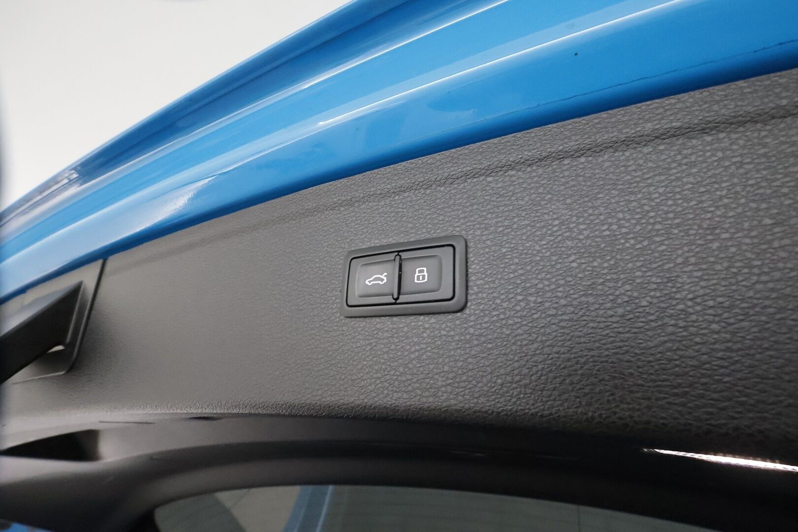 Audi Q5 2019 55 TFSI e quattro S tronic S-LINE **Adapt.vakkari / HUD / Koukku / Timanttinahat / Sähköpenkit / Matrix LED** - Kahdet renkaat aluvanteilla / Digimittaristo / P.kamera / Penkinlämmittimet takana / Ilma-alusta