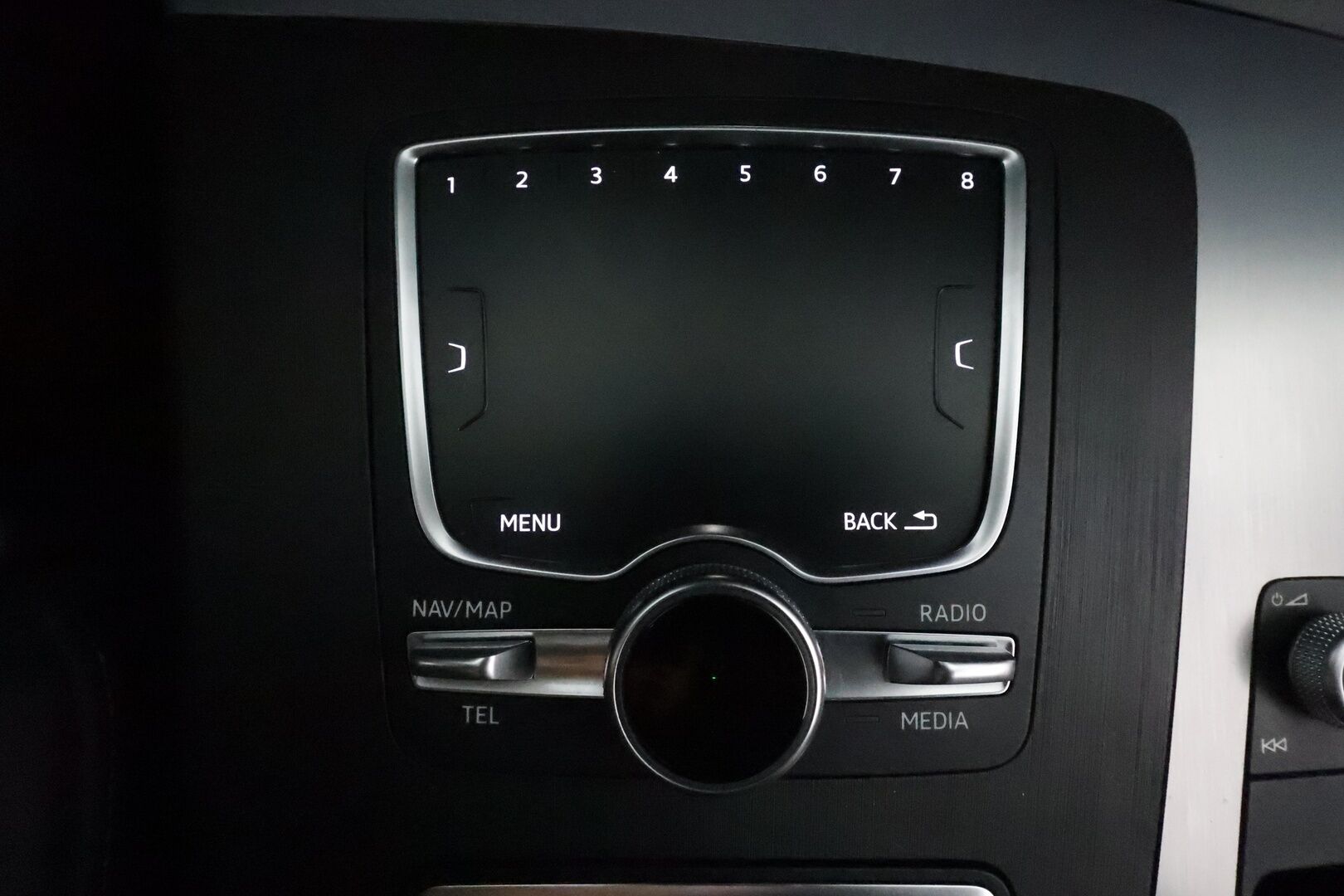 Audi Q5 2019 55 TFSI e quattro S tronic S-LINE **Adapt.vakkari / HUD / Koukku / Timanttinahat / Sähköpenkit / Matrix LED** - Kahdet renkaat aluvanteilla / Digimittaristo / P.kamera / Penkinlämmittimet takana / Ilma-alusta