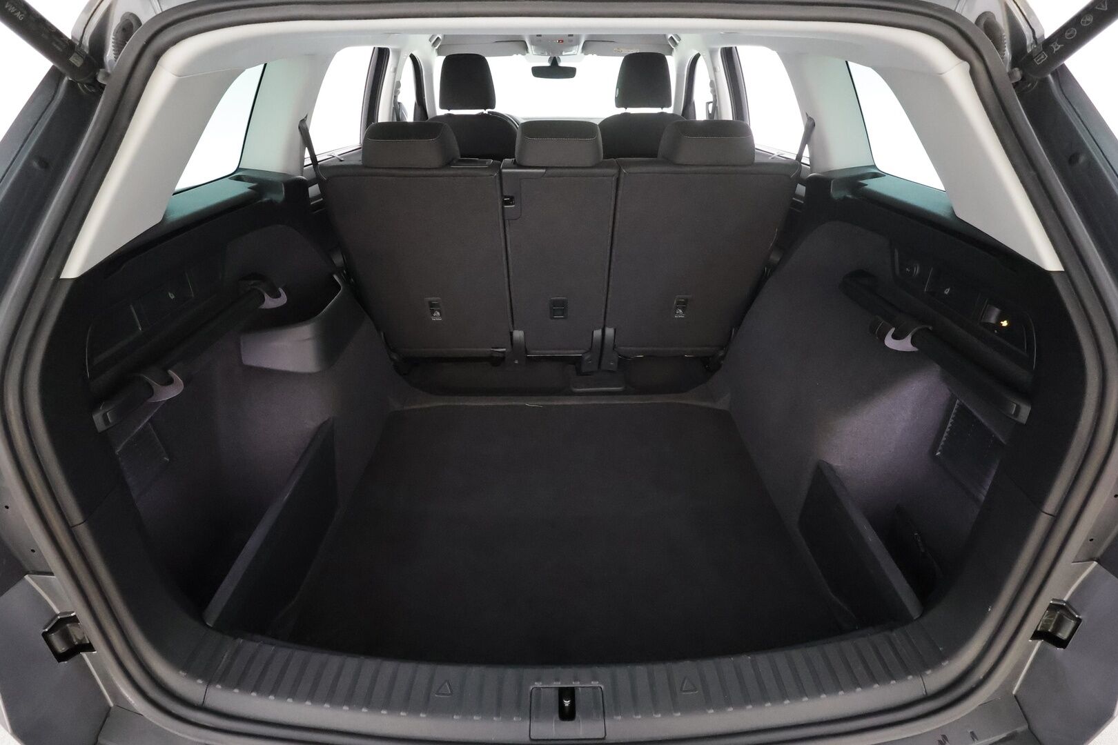 Skoda Kodiaq 2022 1.5 TSI ACT Ambition DSG * ACC / Webasto / Scoda crystal light / P.Kamera / Keyless / Apple & Android * - 1.om Suomi-auto / Kahdet renkaat