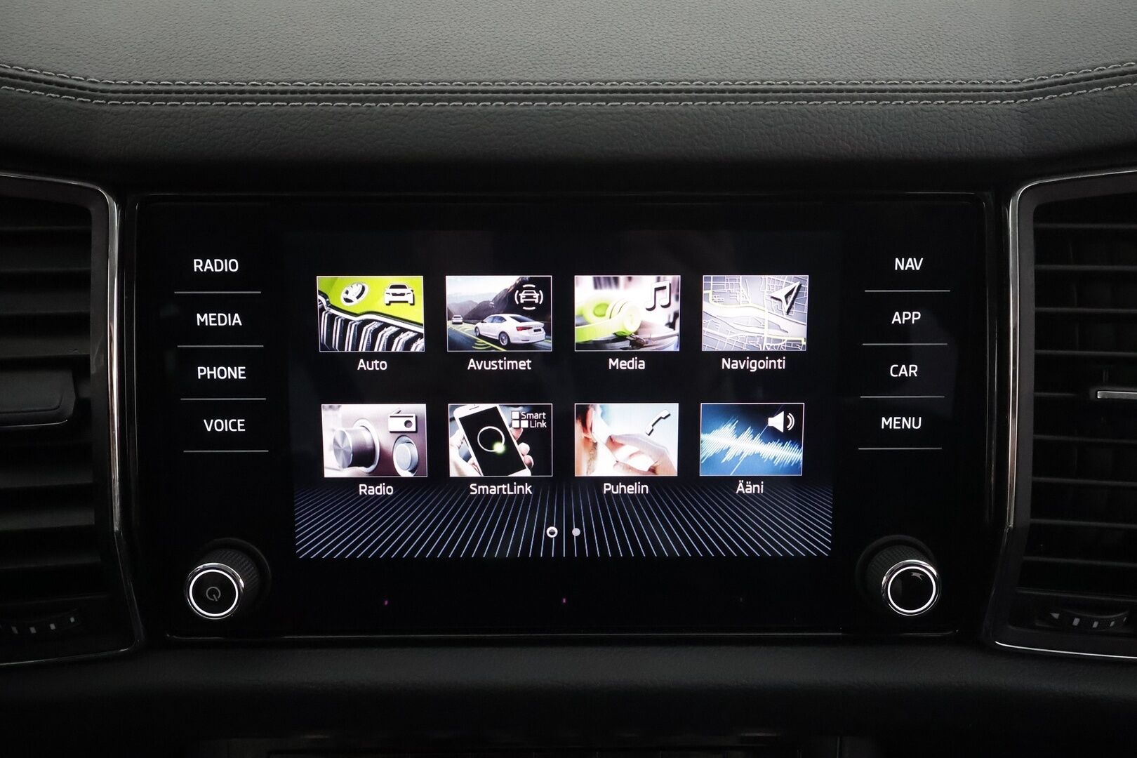 Skoda Kodiaq 2022 1.5 TSI ACT Ambition DSG * ACC / Webasto / Scoda crystal light / P.Kamera / Keyless / Apple & Android * - 1.om Suomi-auto / Kahdet renkaat