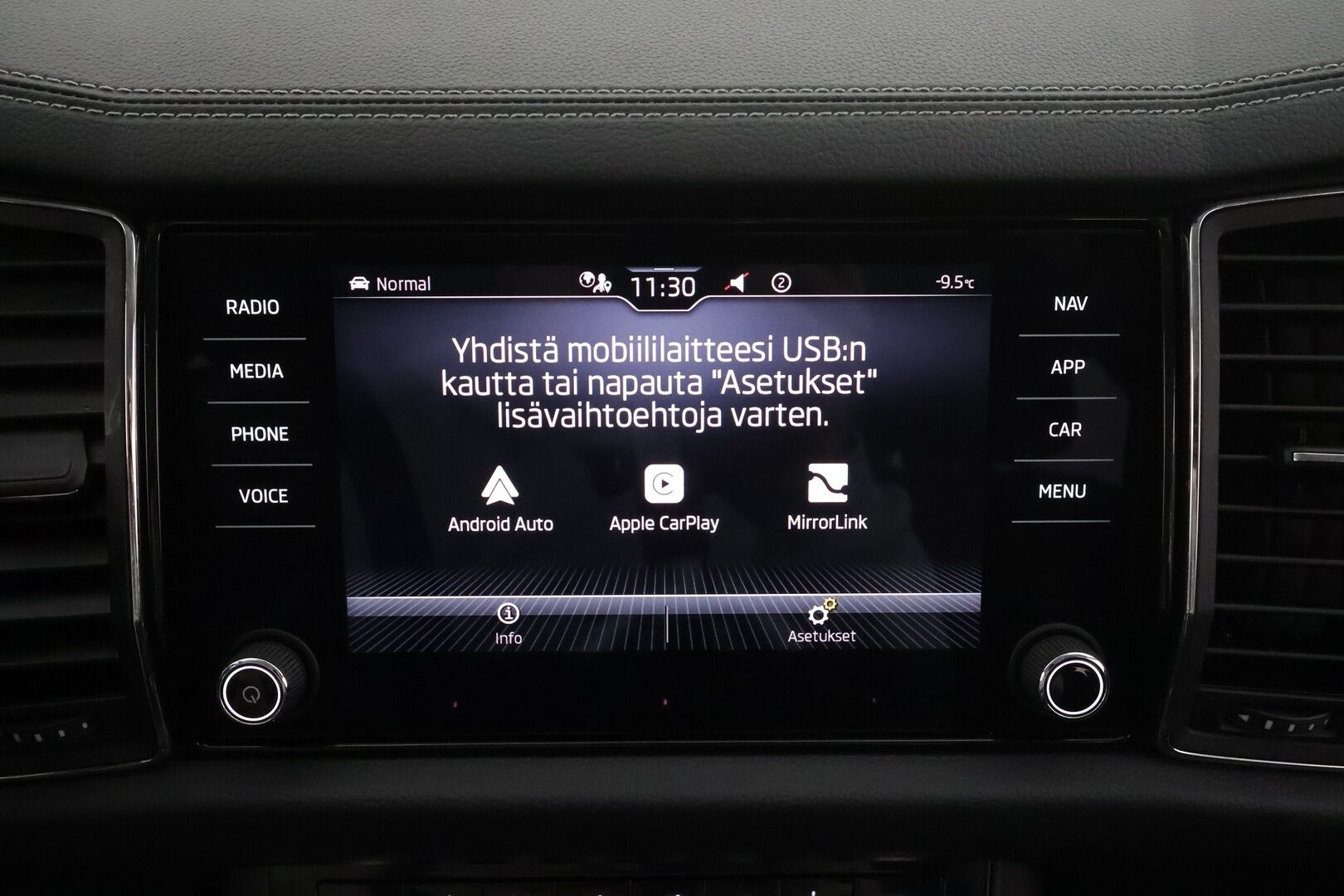 Skoda Kodiaq 2022 1.5 TSI ACT Ambition DSG * ACC / Webasto / Scoda crystal light / P.Kamera / Keyless / Apple & Android * - 1.om Suomi-auto / Kahdet renkaat