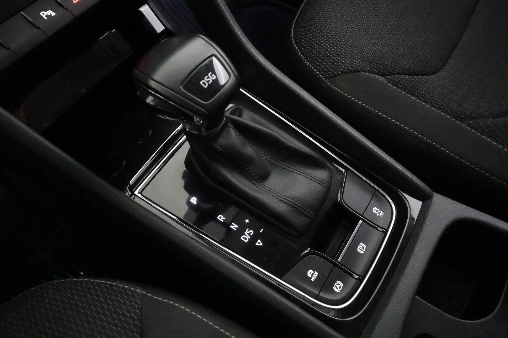 Skoda Kodiaq 2022 1.5 TSI ACT Ambition DSG * ACC / Webasto / Scoda crystal light / P.Kamera / Keyless / Apple & Android * - 1.om Suomi-auto / Kahdet renkaat