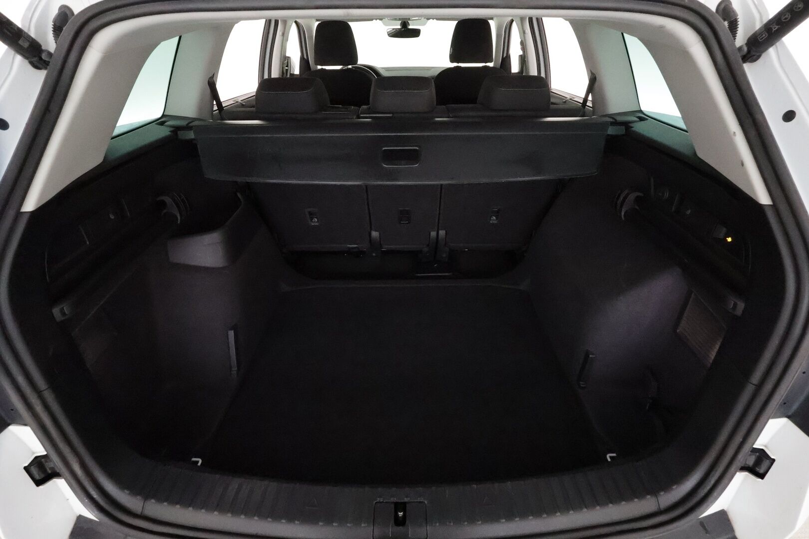 Skoda Kodiaq 2022 2.0 TDI 150 Ambition DSG Autom. **Adapt.vakkari / Webasto / P.kamera / Matrix LED / Digimittaristo / Koukku** - 1.Om Suomi-auto / Kahdet renkaat aluvanteilla / Ratin lämmitin