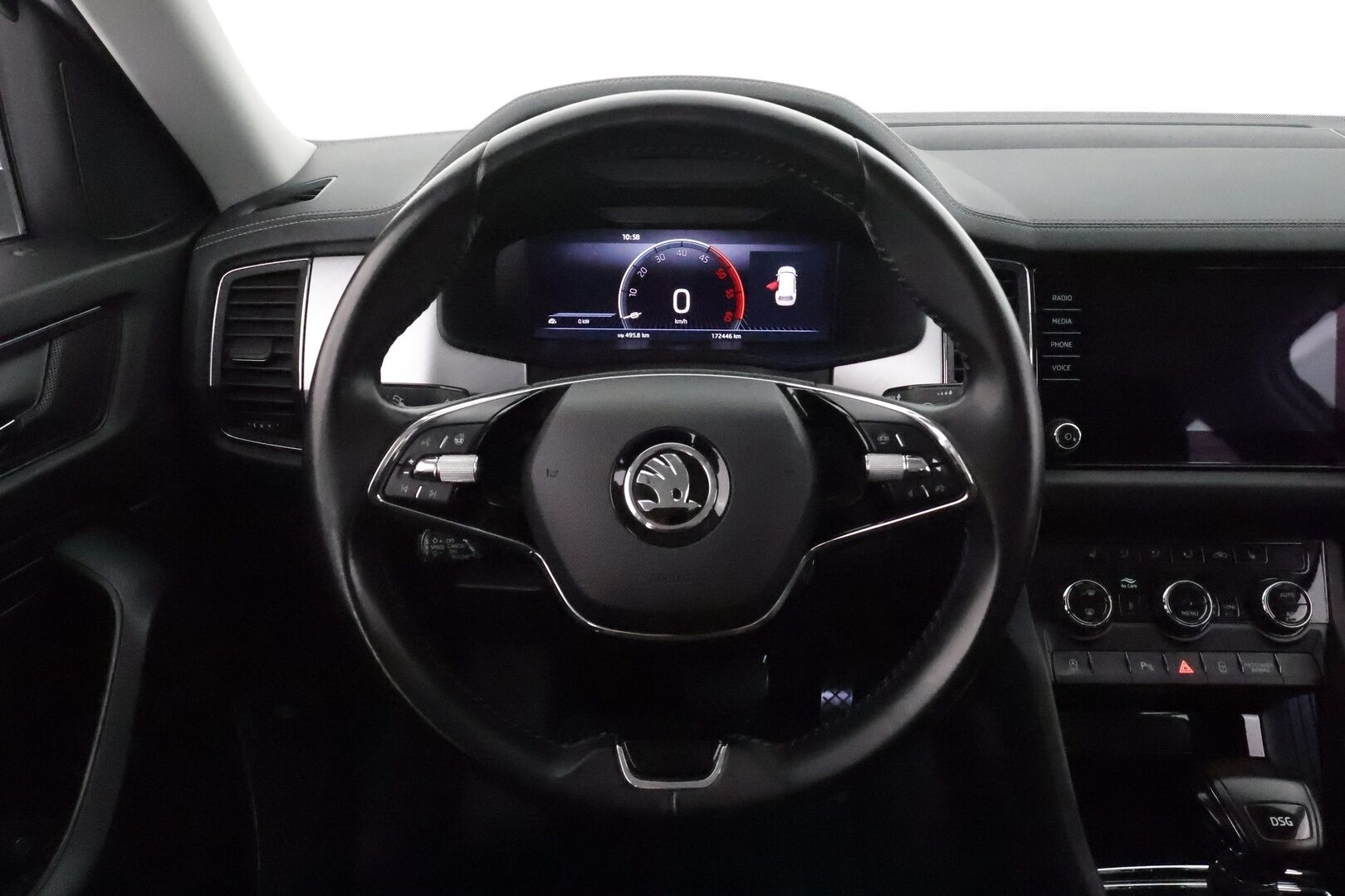 Skoda Kodiaq 2022 2.0 TDI 150 Ambition DSG Autom. **Adapt.vakkari / Webasto / P.kamera / Matrix LED / Digimittaristo / Koukku** - 1.Om Suomi-auto / Kahdet renkaat aluvanteilla / Talveksi Nokian nastat /  Ratinlämmitin / Juuri katsastettu - HULLU BLACKWEEK KORKOTARJOUS 2,49%