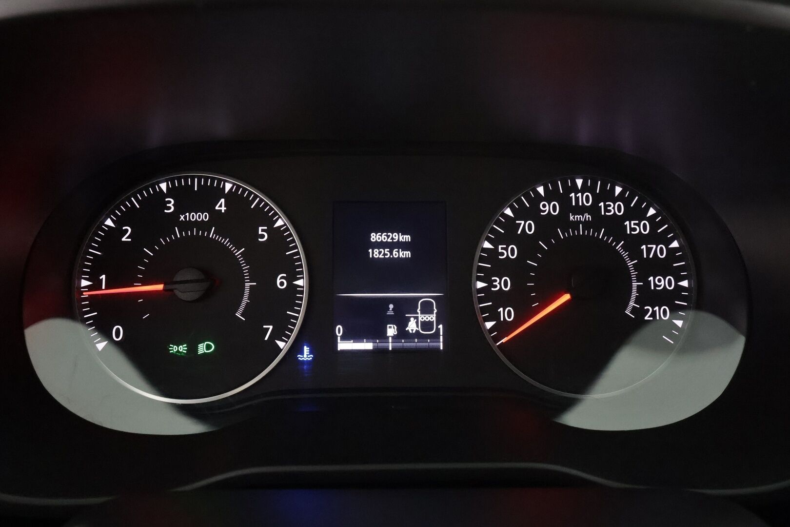 Dacia Duster 2022 Blue dCi 115 4x4 Prestige * Vakkari / P.kamera / LED-lisä / Koukku / Navi / Apple&Android * - Suomi-auto / Kahdet renkaat aluvanteilla / Merkkihuollettu