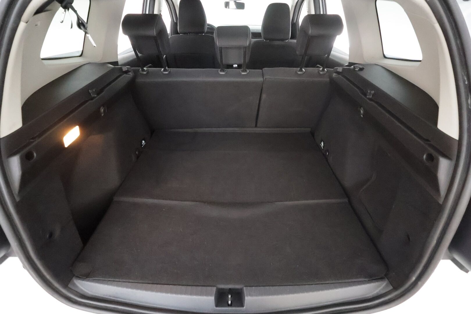 Dacia Duster 2022 Blue dCi 115 4x4 Prestige * Vakkari / P.kamera / LED-lisä / Koukku / Navi / Apple&Android * - Suomi-auto / Kahdet renkaat aluvanteilla / Merkkihuollettu