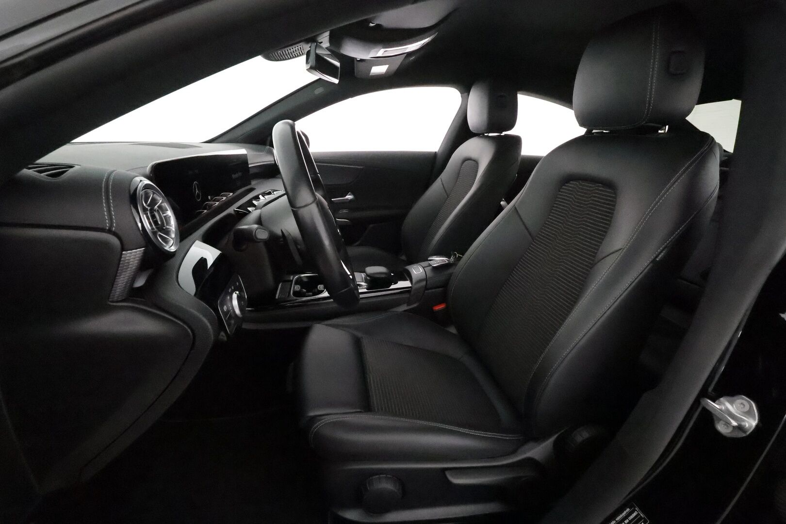 Mercedes-Benz CLA 2022 250 e A Business Edition **Distronic+ / Widescreen / LED / Navi / P.kamera / Puolinahat** - 1.Om Suomi-auto / Kahdet renkaat aluvanteilla