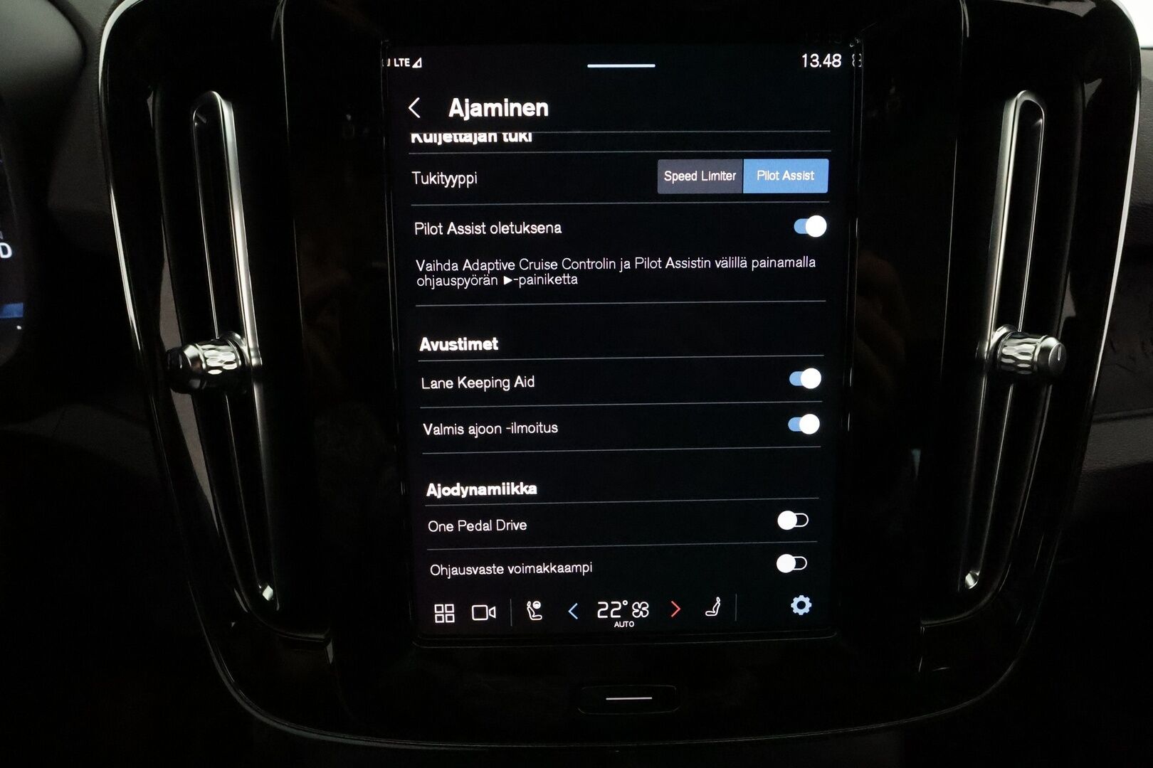 Volvo C40 2023 Recharge Twin Ultimate aut **ACC / ILP / H&K / 360° / Muistipenkki / Navi / LED / Lasikatto / BLIS** - 1.Om Suomi-auto / Akku kuntotarkastettu / Kahdet renkaat aluvanteilla / Merkkihuollettu