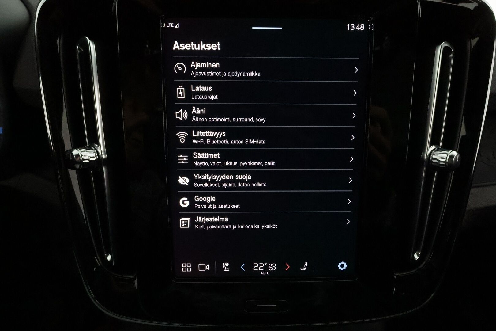 Volvo C40 2023 Recharge Twin Ultimate aut **ACC / ILP / H&K / 360° / Muistipenkki / Navi / LED / Lasikatto / BLIS** - 1.Om Suomi-auto / Akku kuntotarkastettu / Kahdet renkaat aluvanteilla / Merkkihuollettu