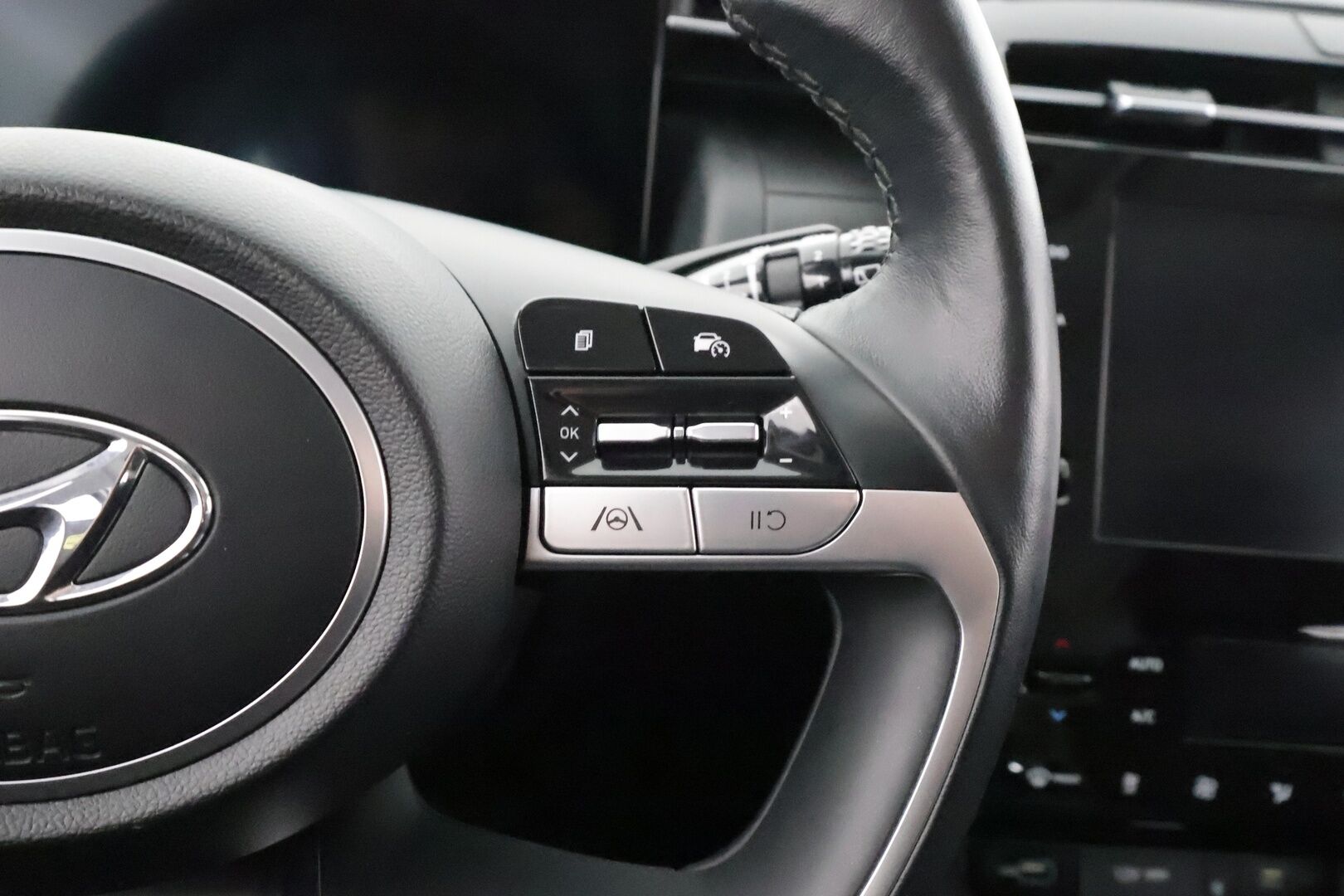 Hyundai Tucson 2022 1.6 CRDi 136 hv 48V Hybrid 7DCT-aut. Style * Vakkari / P.kamera / LED / Lohko+SIsä / Keyless / Koukku * - 1.Om Suomi-auto / Kahdet renkaat aluvanteilla / Merkkihuollettu