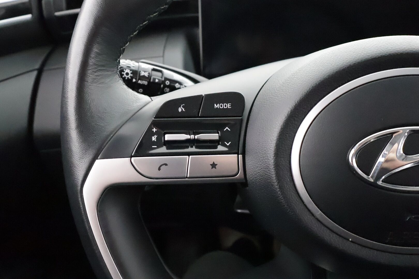 Hyundai Tucson 2022 1.6 CRDi 136 hv 48V Hybrid 7DCT-aut. Style * Vakkari / P.kamera / LED / Lohko+SIsä / Keyless / Koukku * - 1.Om Suomi-auto / Kahdet renkaat aluvanteilla / Merkkihuollettu