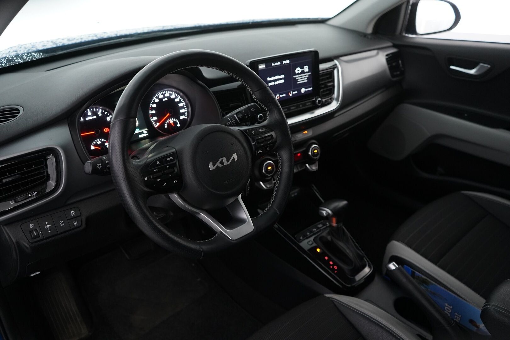 Kia Stonic 2023 1,0 T-GDI Mild-Hybrid 120hv EX DCT *Lohko / Puolinahat / Kamera / Ratinlämmitin* - Juuri huollettu / Kahdet Kian omat alumiinivanteet / 1-Omisteinen / Suomi-auto / Seuraava katsastus 2027