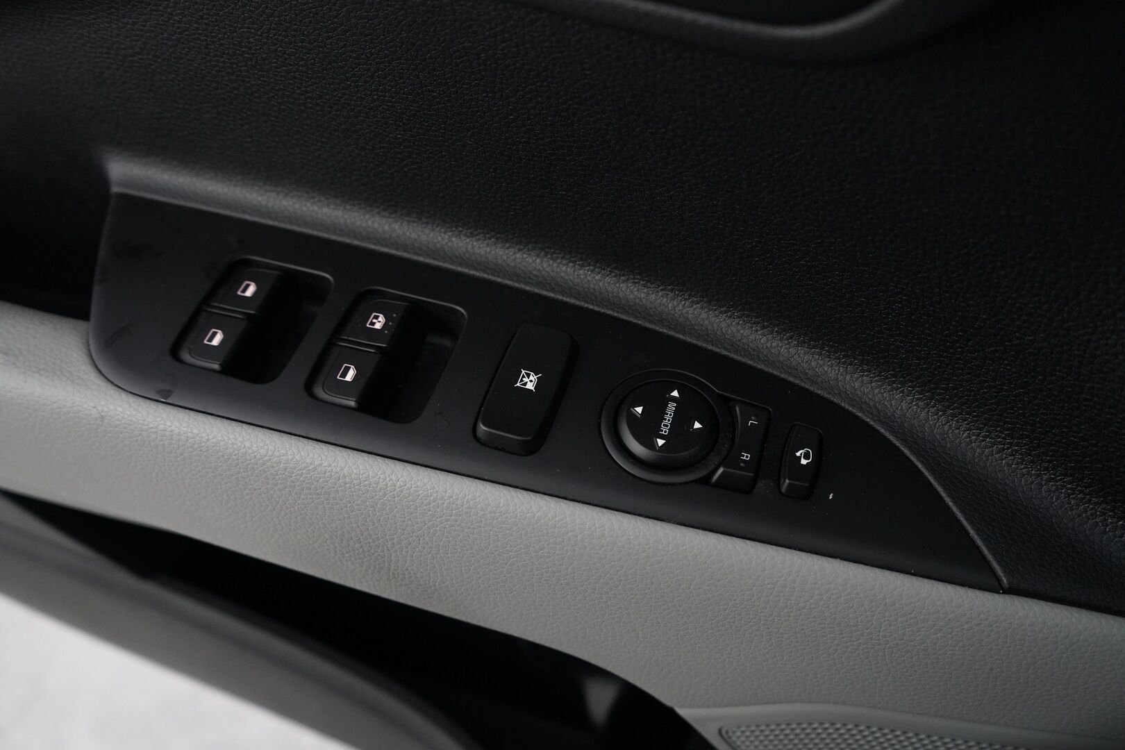 Kia Stonic 2023 1,0 T-GDI Mild-Hybrid 120hv EX DCT *Lohko / Puolinahat / Kamera / Ratinlämmitin* - Juuri huollettu / Kahdet Kian omat alumiinivanteet / 1-Omisteinen / Suomi-auto / Seuraava katsastus 2027