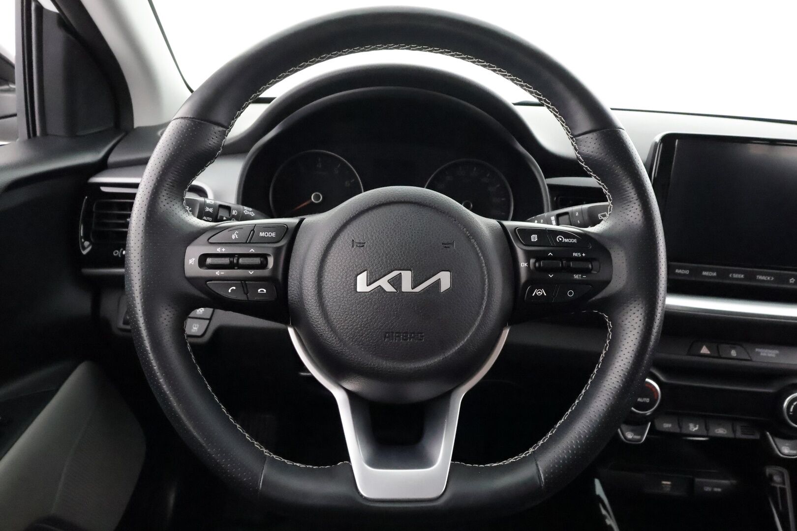 Kia Stonic 2022 1,0 T-GDI Mild-Hybrid 120hv EX Design DCT - | Facelift | Merkkihuollot | Puolinahat | P.kamera | LED | Apple & Android | Vakkari | Lane Assist | Lämm. ratti | Lohko+sisälämmitin | 2x renkaat aluin |