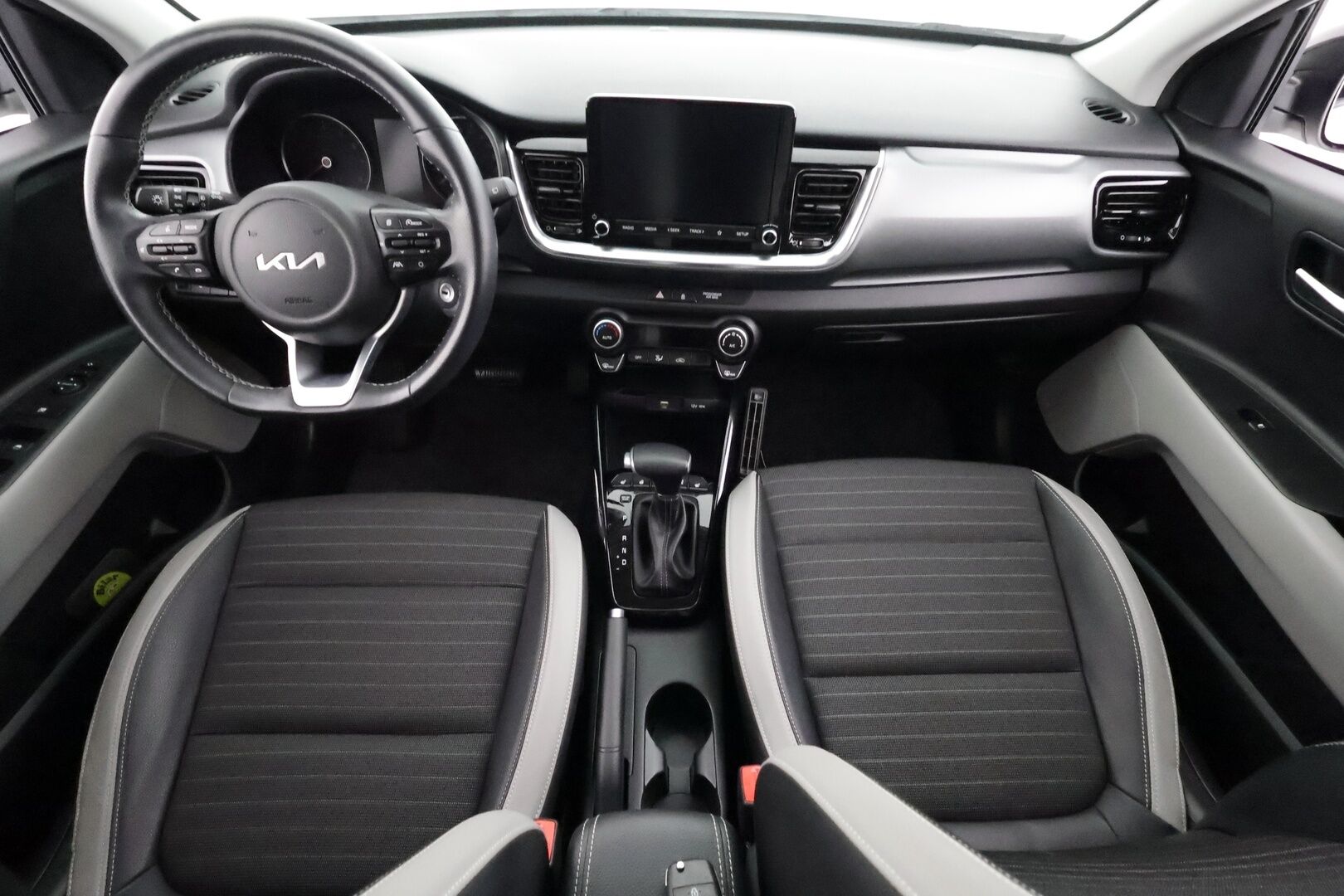 Kia Stonic 2022 1,0 T-GDI Mild-Hybrid 120hv EX Design DCT - | Facelift | Merkkihuollot | Puolinahat | P.kamera | LED | Apple & Android | Vakkari | Lane Assist | Lämm. ratti | Lohko+sisälämmitin | 2x renkaat aluin |
