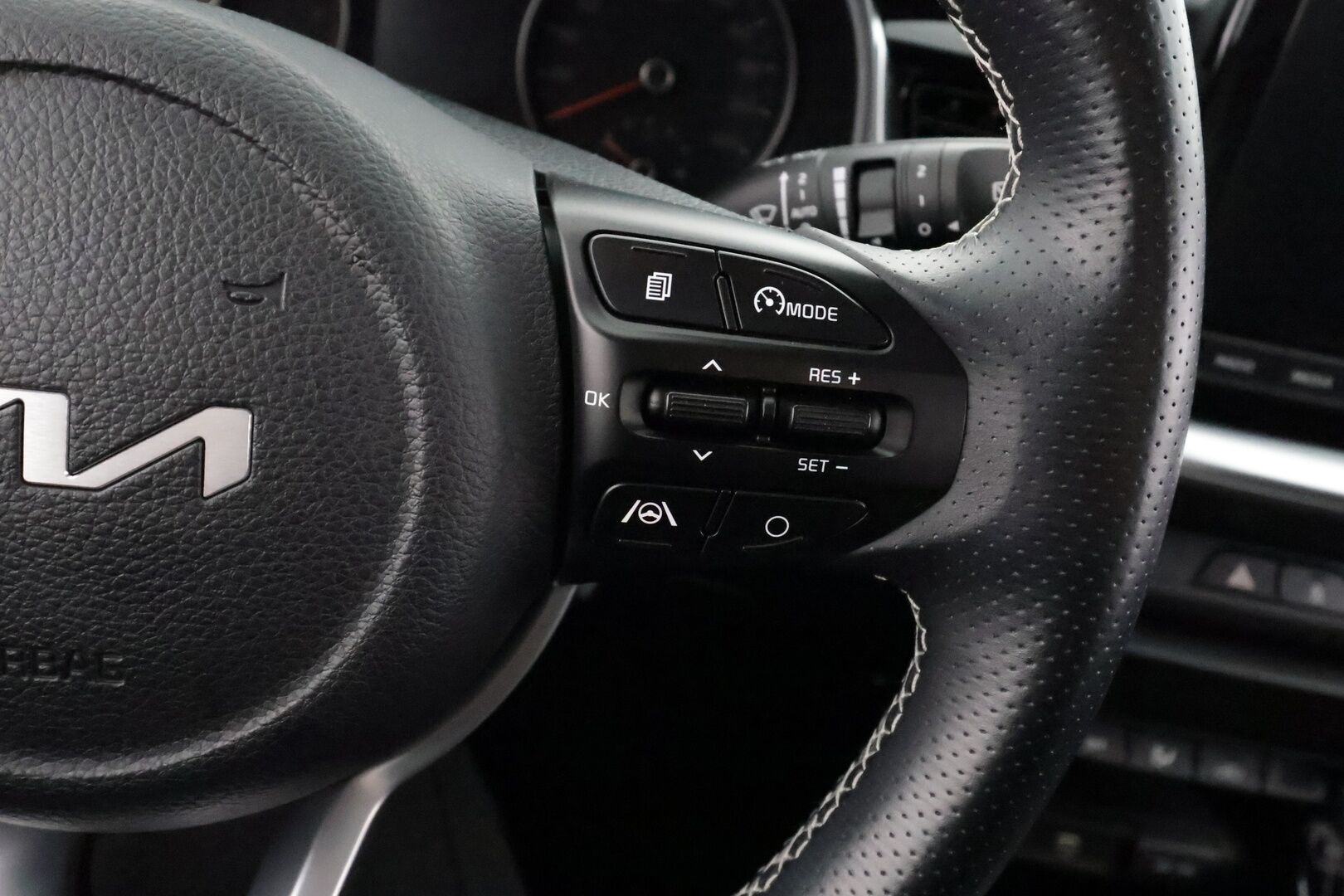 Kia Stonic 2022 1,0 T-GDI Mild-Hybrid 120hv EX Design DCT - | Facelift | Merkkihuollot | Puolinahat | P.kamera | LED | Apple & Android | Vakkari | Lane Assist | Lämm. ratti | Lohko+sisälämmitin | 2x renkaat aluin |