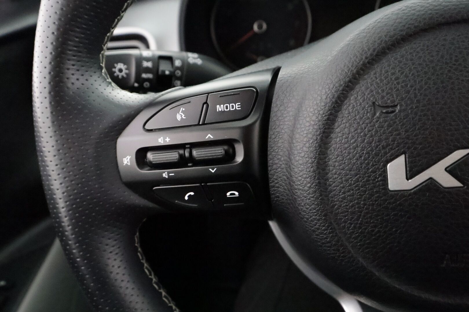 Kia Stonic 2022 1,0 T-GDI Mild-Hybrid 120hv EX Design DCT - | Facelift | Merkkihuollot | Puolinahat | P.kamera | LED | Apple & Android | Vakkari | Lane Assist | Lämm. ratti | Lohko+sisälämmitin | 2x renkaat aluin |