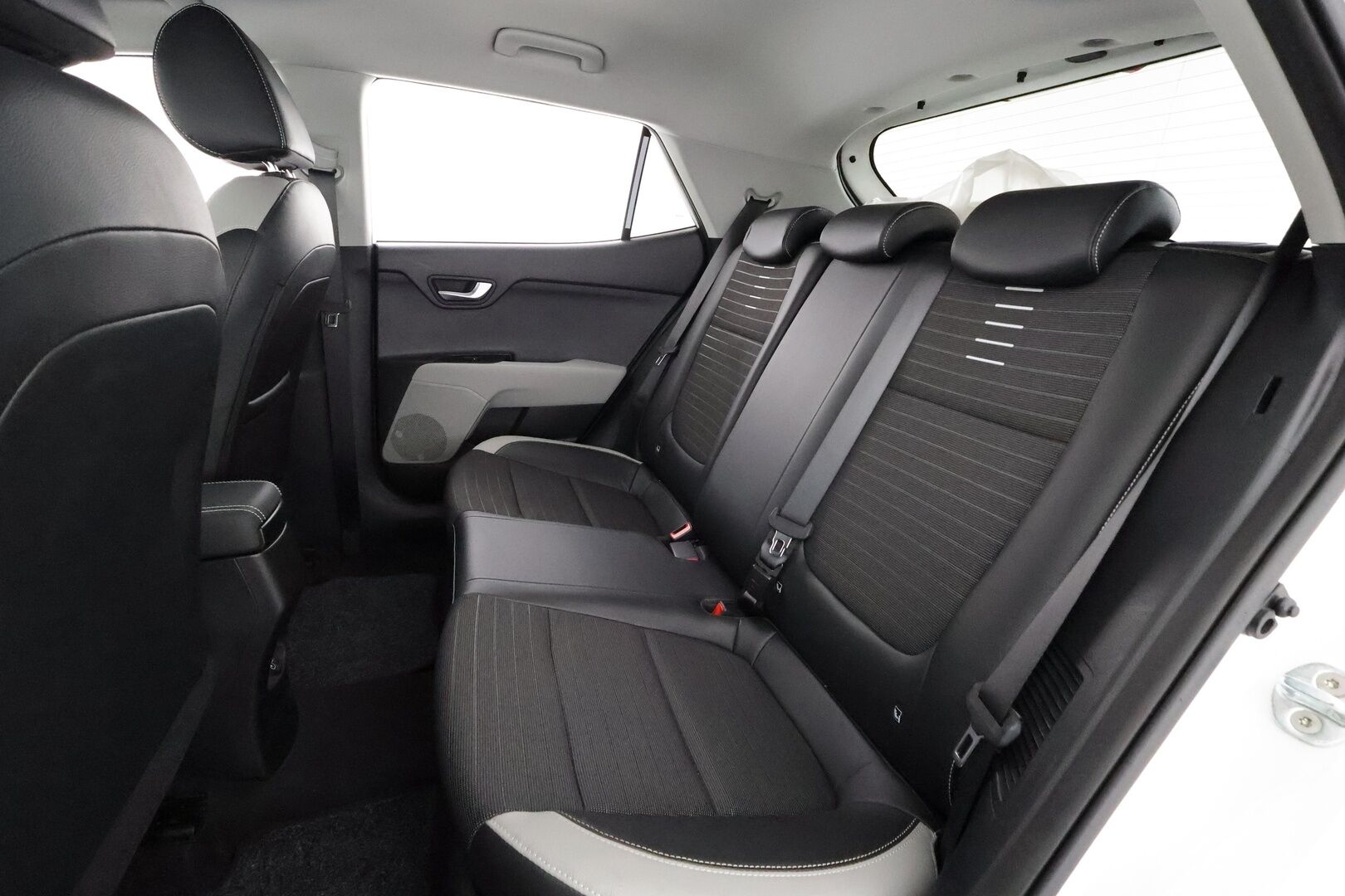 Kia Stonic 2022 1,0 T-GDI Mild-Hybrid 120hv EX Design DCT - | Facelift | Merkkihuollot | Puolinahat | P.kamera | LED | Apple & Android | Vakkari | Lane Assist | Lämm. ratti | Lohko+sisälämmitin | 2x renkaat aluin |