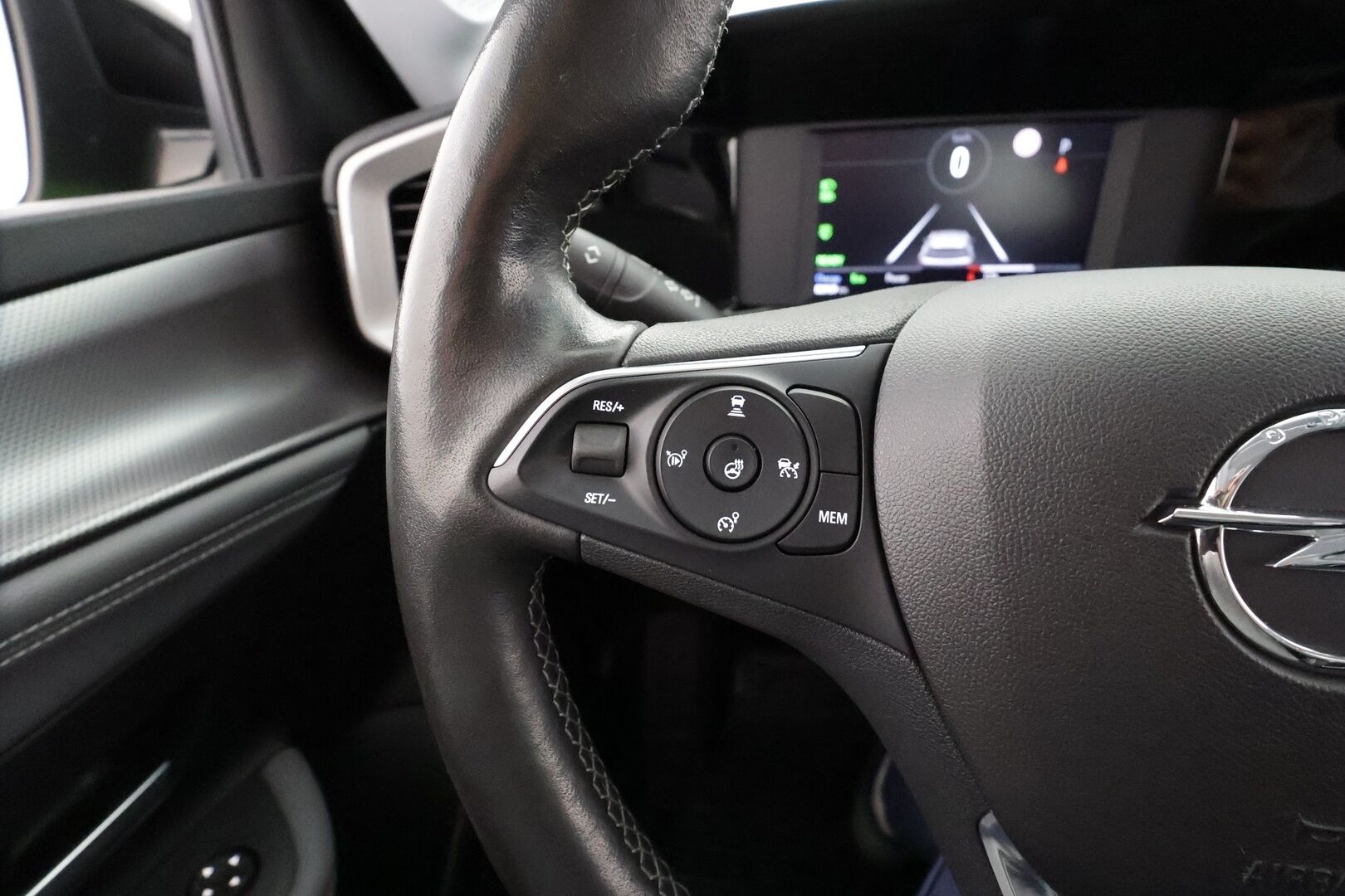 Opel Mokka-e 2022 Innovation Plus 136 automaatti * ACC / LED / P.kamera / Apple&Android / Osanahat * - Suomi-auto / Merkkihuollettu / Kahdet Renkaat