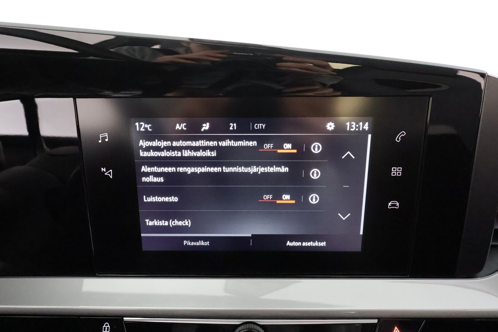 Opel Mokka-e 2022 Innovation Plus 136 automaatti * ACC / LED / P.kamera / Apple&Android / Osanahat * - Suomi-auto / Merkkihuollettu / Kahdet Renkaat