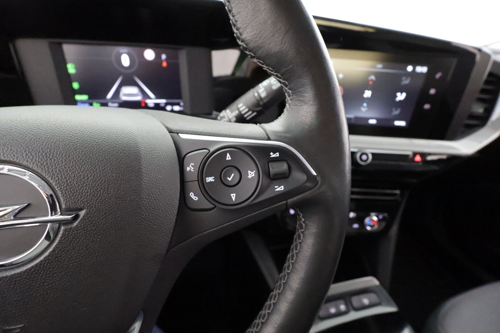 Opel Mokka-e 2022 Innovation Plus 136 automaatti * ACC / LED / P.kamera / Apple&Android / Osanahat * - Suomi-auto / Merkkihuollettu / Kahdet Renkaat