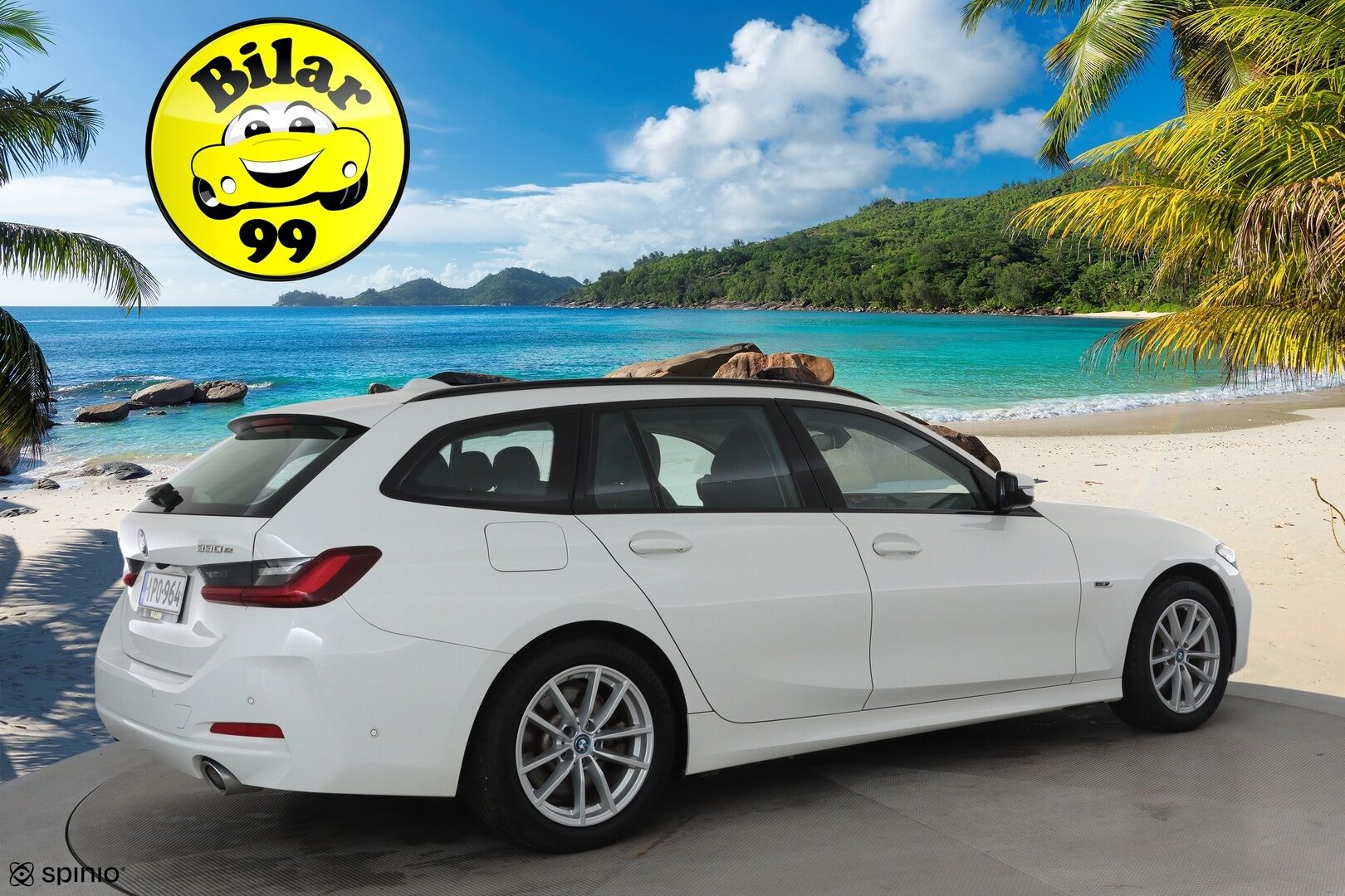 BMW 330 2023 G21 Touring 330e xDrive A Charged Edition **Facelift / Widescreen / HiFi / Sporttipenkit / P.kamera / Koukku** - 1-om. Suomi-auto / 