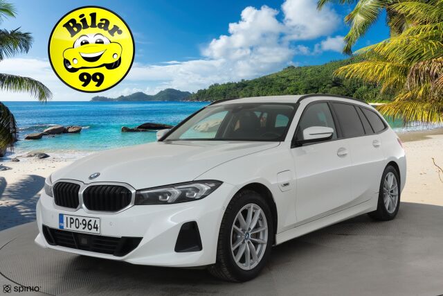 BMW 330 2023