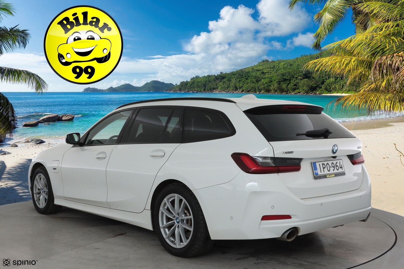 BMW 330 2023 G21 Touring 330e xDrive A Charged Edition **Facelift / Widescreen / HiFi / Sporttipenkit / P.kamera / Koukku** - 1-om. Suomi-auto / Shadowline / Ratinlämmitin 