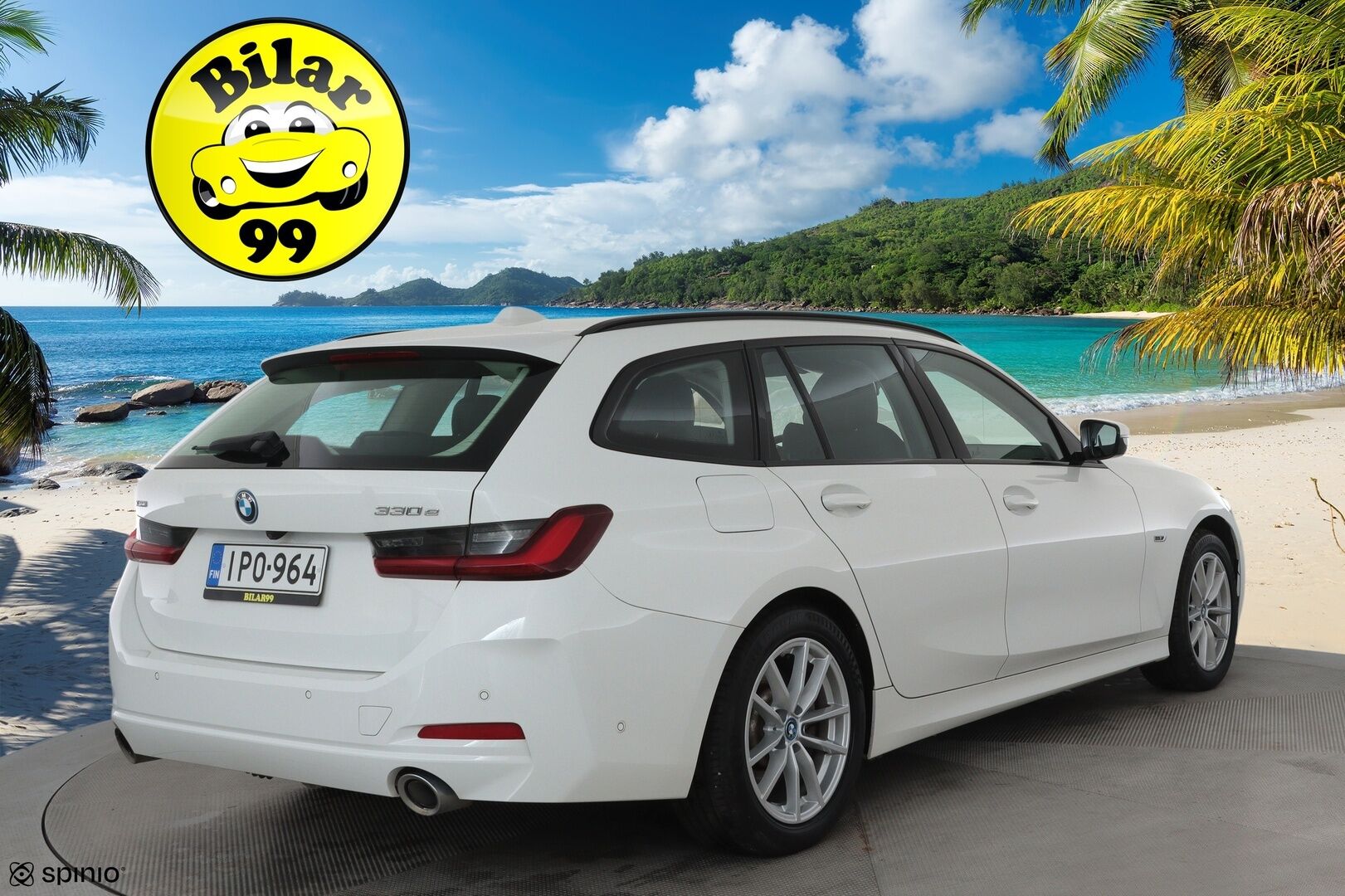BMW 330 2023 G21 Touring 330e xDrive A Charged Edition **Facelift / Widescreen / HiFi / Sporttipenkit / P.kamera / Koukku** - 1-om. Suomi-auto / 