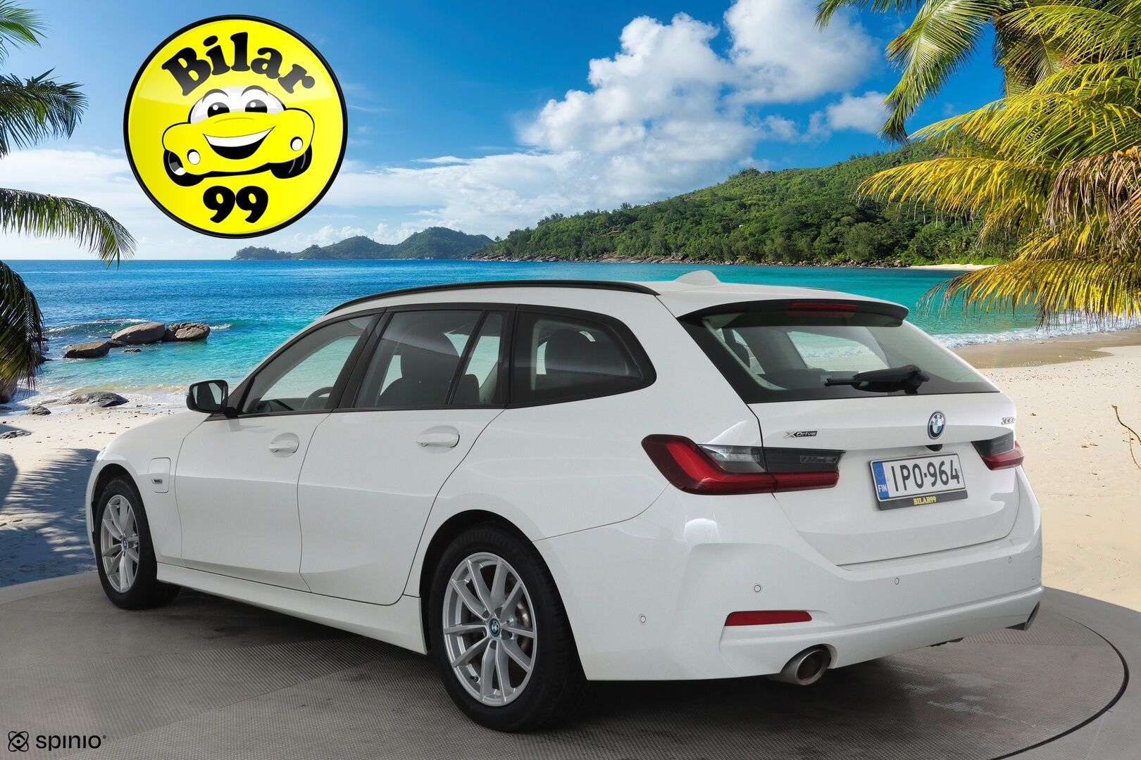 BMW 330 2023 G21 Touring 330e xDrive A Charged Edition **Facelift / Widescreen / HiFi / Sporttipenkit / P.kamera / Koukku** - 1-om. Suomi-auto / 