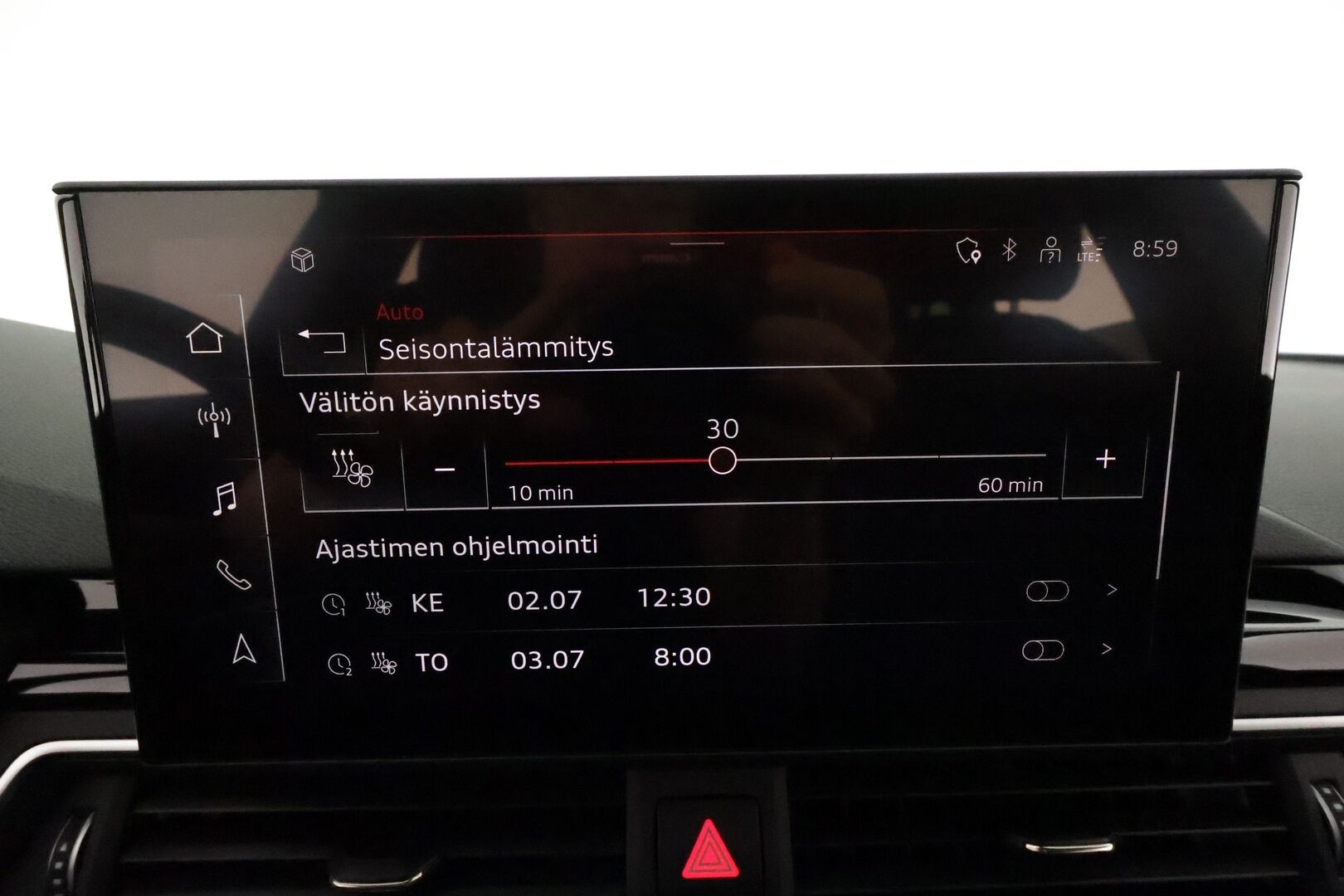 Audi A4 2023 Business Advanced 40 TFSI 150kWMHEV S tronic **Webasto / Adapt.vakkari / Matrix LED / Sportti puolinahat / P.kamera** - 3,99 % KORKOTARJOUS TÄHÄN AUTOON - 1.om Suomi-auto / Kahdet renkaat aluvanteilla / Digimittaristo 