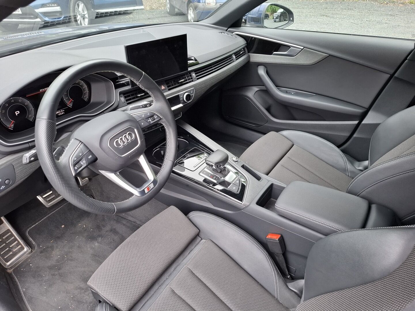 Audi A4 2023 Business Advanced 40 TFSI 15KW MHEV S tronic ** Webasto / Adapt.vakkari / Matrix LED / Sporttiset puolinahat / TULOSSA - 3,99 % KORKOTARJOUS TÄHÄN AUTOON - 