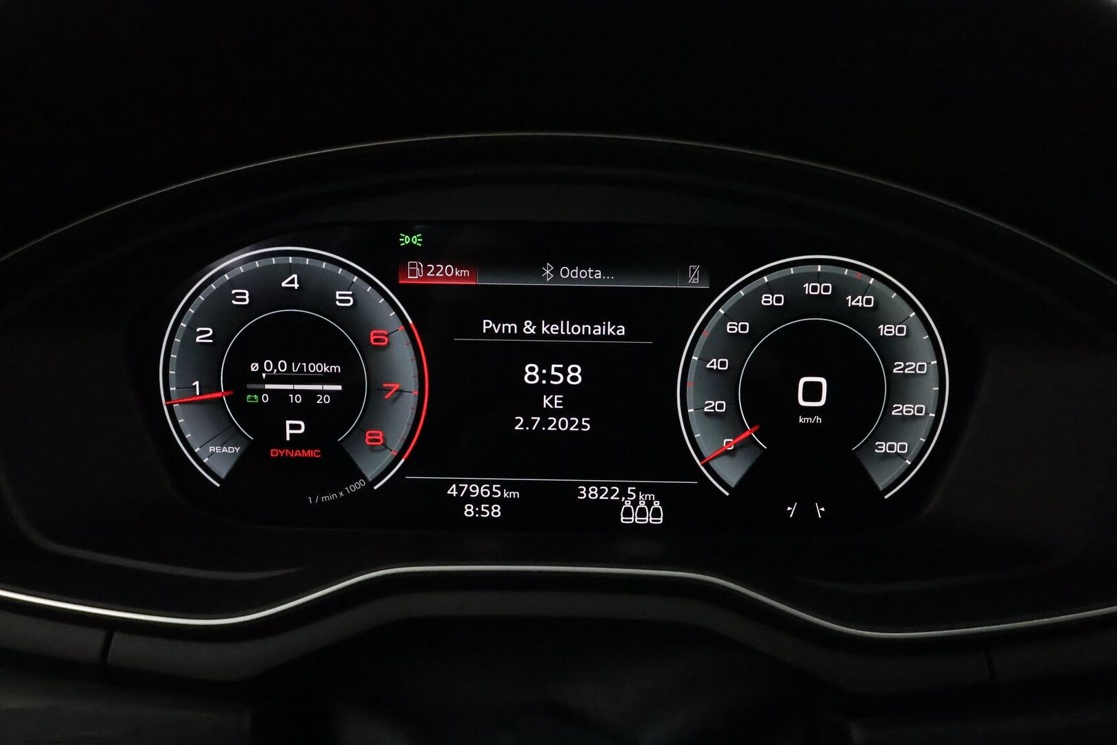 Audi A4 2023 Business Advanced 40 TFSI 150kWMHEV S tronic **Webasto / Adapt.vakkari / Matrix LED / Sportti puolinahat / P.kamera** - 3,99 % KORKOTARJOUS TÄHÄN AUTOON - 1.om Suomi-auto / Kahdet renkaat aluvanteilla / Digimittaristo 