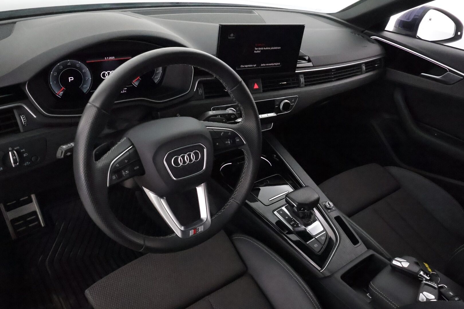 Audi A4 2023 Business Advanced 40 TFSI 150kWMHEV S tronic **Webasto / Adapt.vakkari / Matrix LED / Sportti puolinahat / P.kamera** - 3,99 % KORKOTARJOUS TÄHÄN AUTOON - 1.om Suomi-auto / Kahdet renkaat aluvanteilla / Digimittaristo 