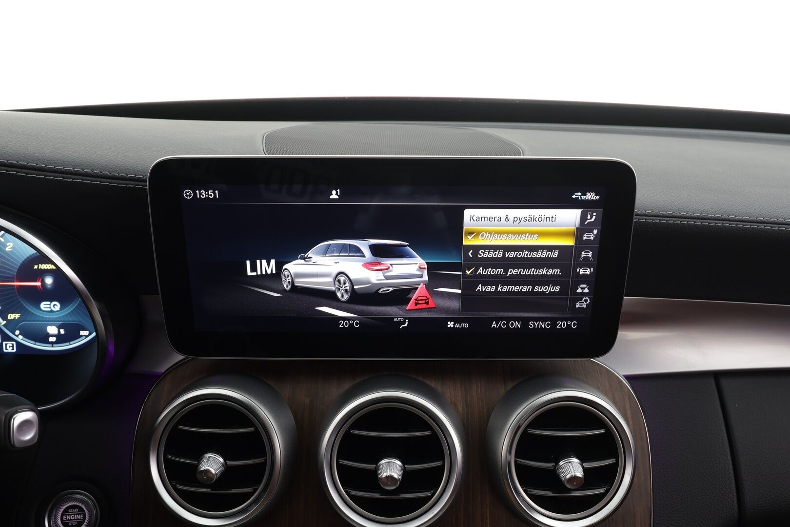 Mercedes-Benz C 2019 300 e T A Business AMG Edition EQ Power * Burmester / 360° / Panorama / Multibeam / Vakkari / Digimittaristo / Navi / KeylessGo * - Akku kuntotarkastettu / Ruskeat sporttinahat / Suomi-auto / Kahdet renkaat aluvanteilla / Merkkihuollettu