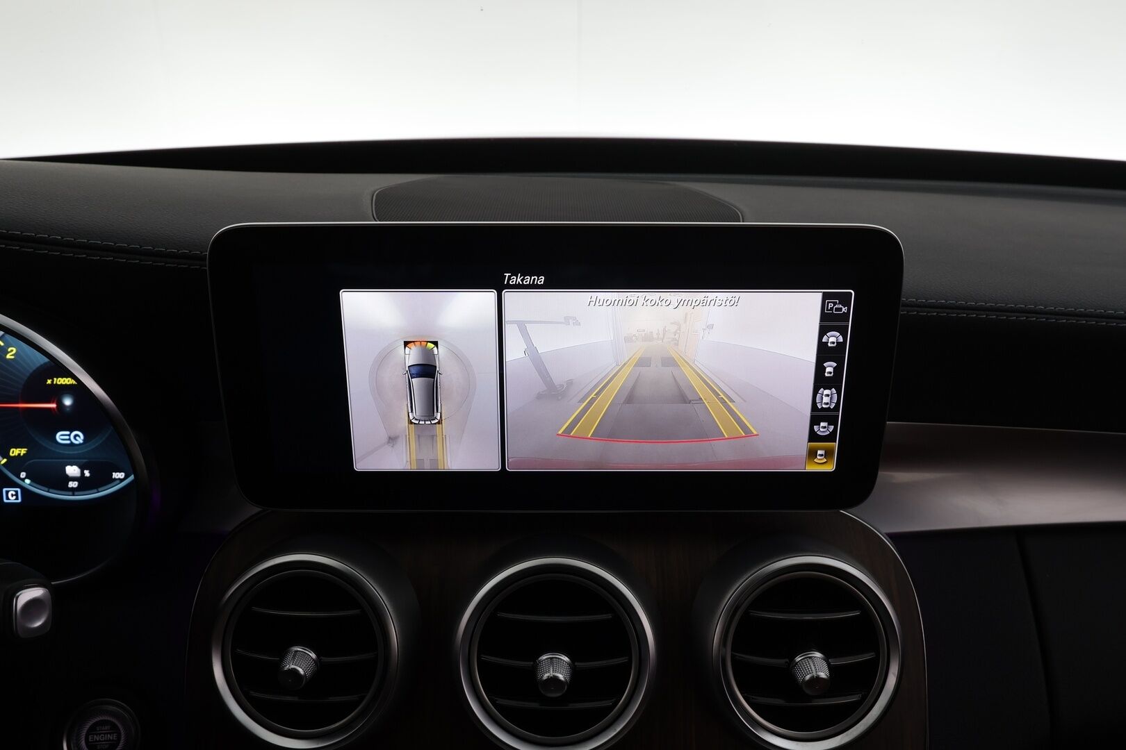 Mercedes-Benz C 2019 300 e T A Business AMG Edition EQ Power * Burmester / 360° / Panorama / Multibeam / Vakkari / Digimittaristo / Navi / KeylessGo * - Akku kuntotarkastettu / Ruskeat sporttinahat / Suomi-auto / Kahdet renkaat aluvanteilla / Merkkihuollettu