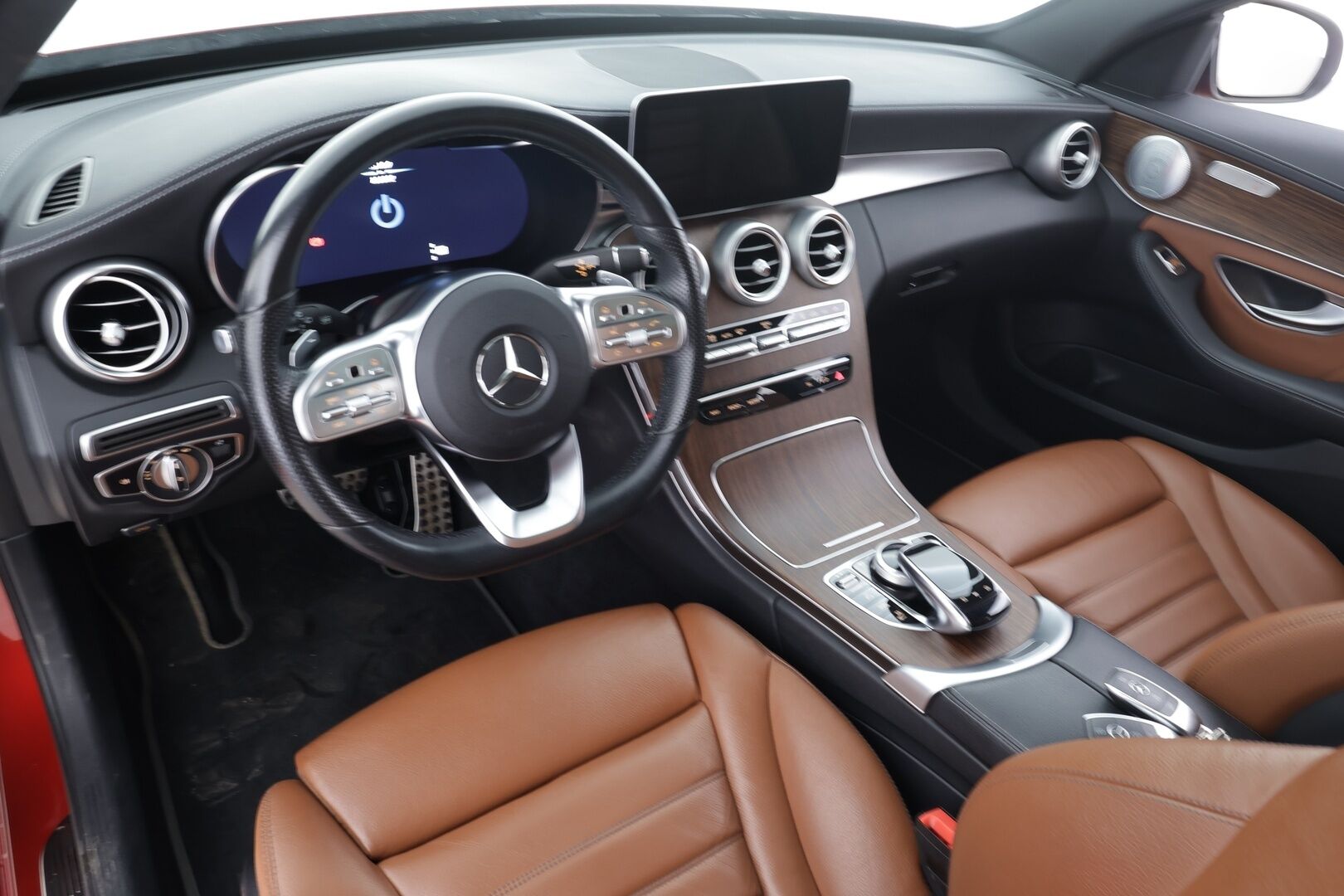 Mercedes-Benz C 2019 300 e T A Business AMG Edition EQ Power * Burmester / 360° / Panorama / Multibeam / Vakkari / Digimittaristo / Navi / KeylessGo * - Akku kuntotarkastettu / Ruskeat sporttinahat / Suomi-auto / Kahdet renkaat aluvanteilla / Merkkihuollettu