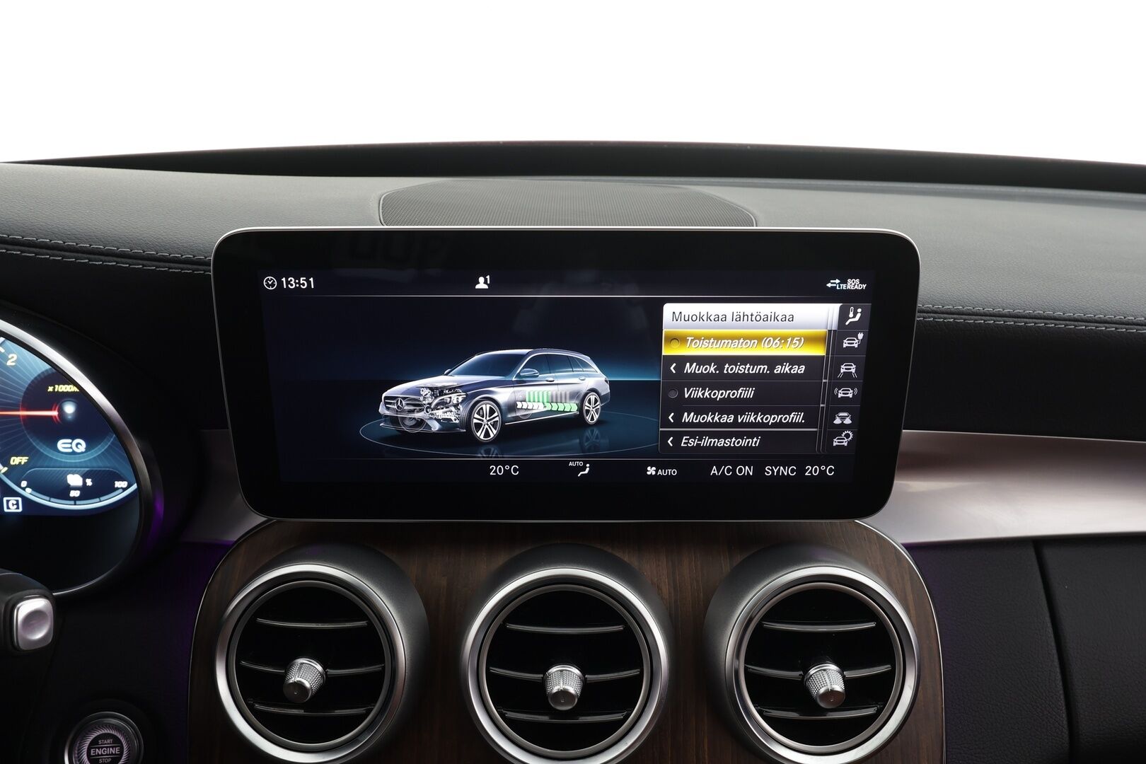 Mercedes-Benz C 2019 300 e T A Business AMG Edition EQ Power * Burmester / 360° / Panorama / Multibeam / Vakkari / Digimittaristo / Navi / KeylessGo * - Akku kuntotarkastettu / Ruskeat sporttinahat / Suomi-auto / Kahdet renkaat aluvanteilla / Merkkihuollettu