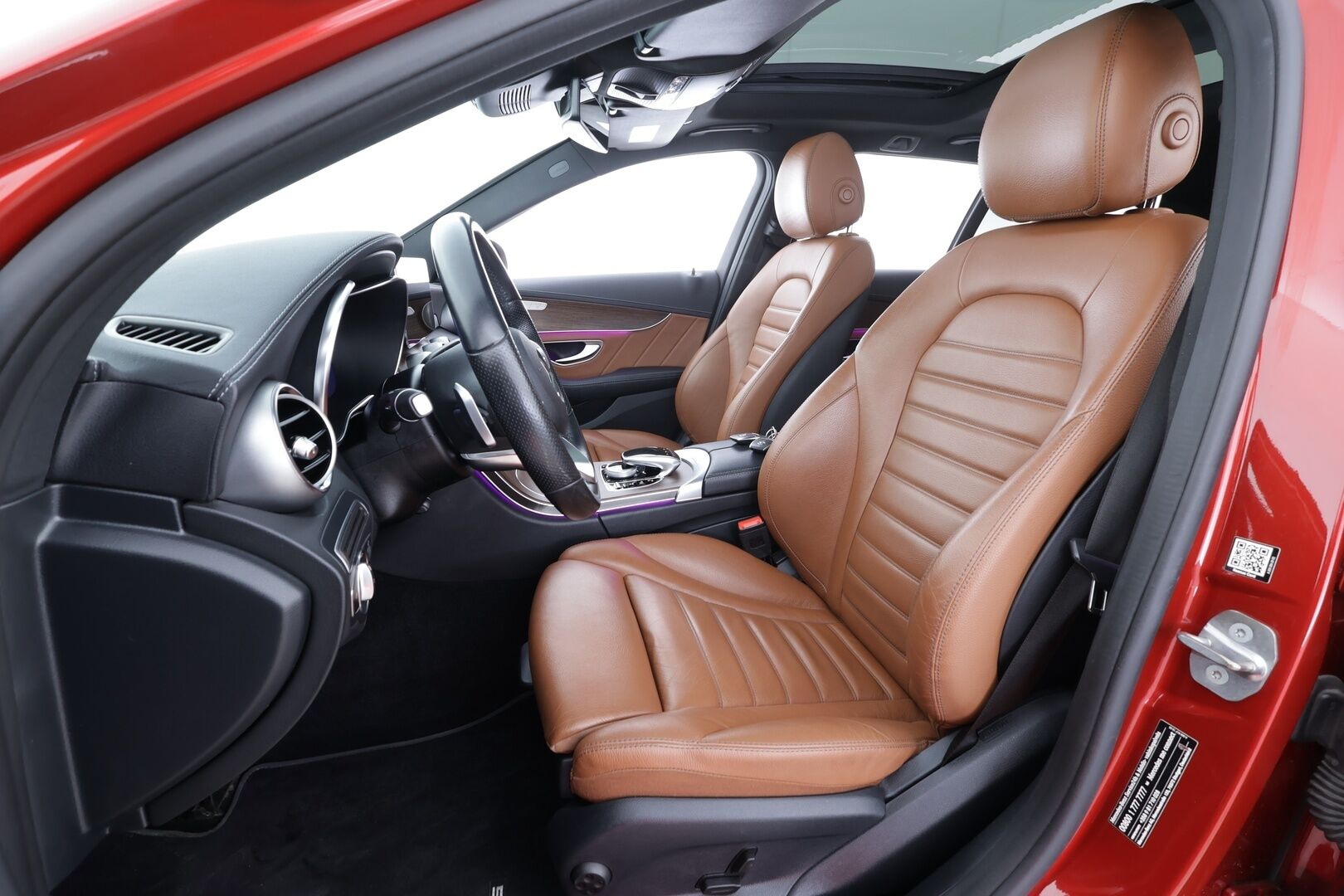 Mercedes-Benz C 2019 300 e T A Business AMG Edition EQ Power * Burmester / 360° / Panorama / Multibeam / Vakkari / Digimittaristo / Navi / KeylessGo * - Akku kuntotarkastettu / Ruskeat sporttinahat / Suomi-auto / Kahdet renkaat aluvanteilla / Merkkihuollettu