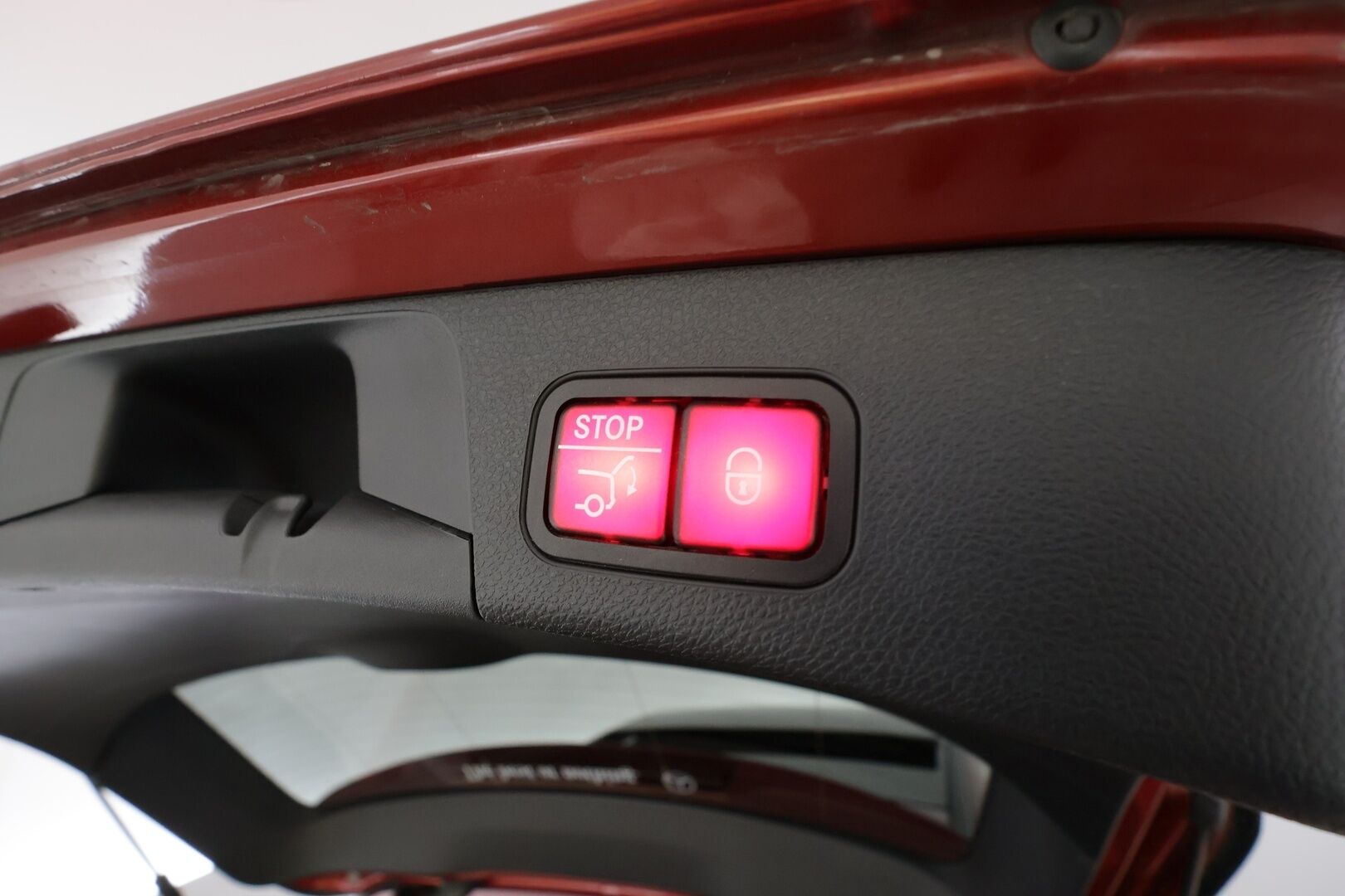 Mercedes-Benz C 2019 300 e T A Business AMG Edition EQ Power * Burmester / 360° / Panorama / Multibeam / Vakkari / Digimittaristo / Navi / KeylessGo * - Akku kuntotarkastettu / Ruskeat sporttinahat / Suomi-auto / Kahdet renkaat aluvanteilla / Merkkihuollettu