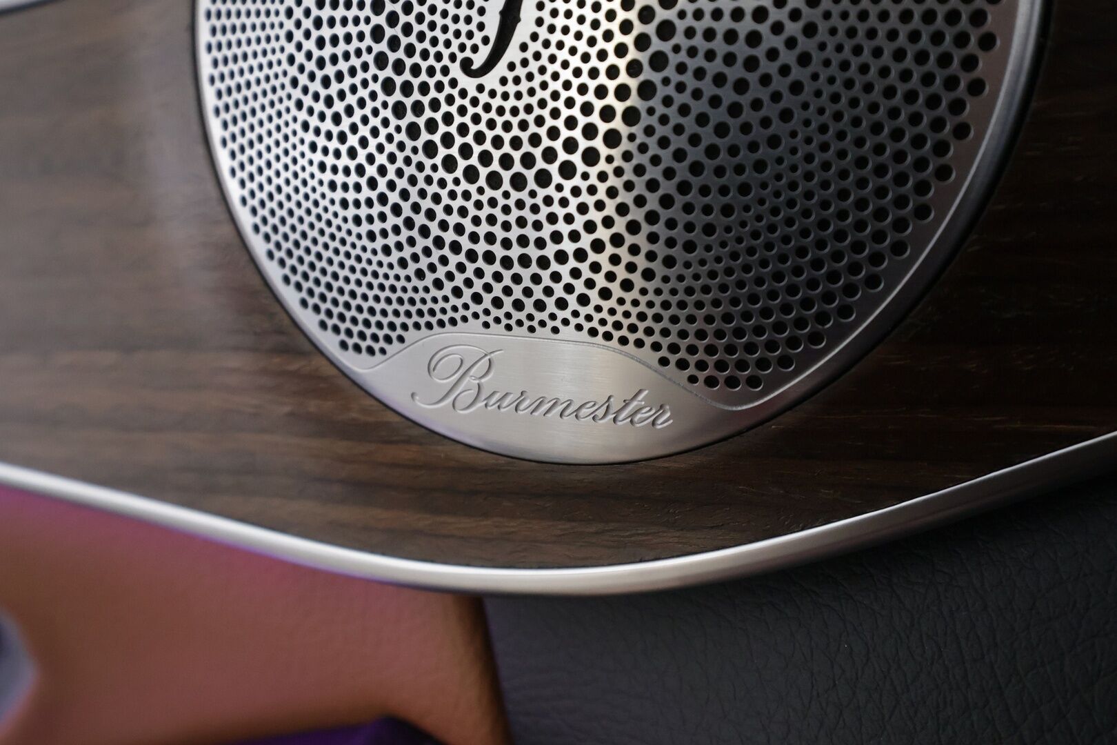 Mercedes-Benz C 2019 300 e T A Business AMG Edition EQ Power * Burmester / 360° / Panorama / Multibeam / Vakkari / Digimittaristo / Navi / KeylessGo * - Akku kuntotarkastettu / Ruskeat sporttinahat / Suomi-auto / Kahdet renkaat aluvanteilla / Merkkihuollettu