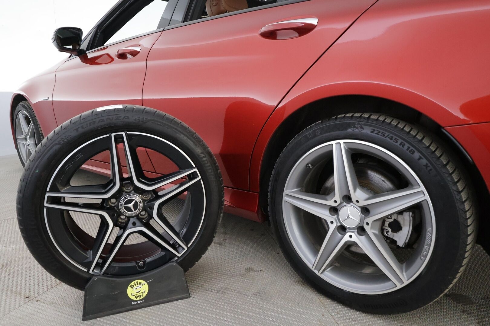 Mercedes-Benz C 2019 300 e T A Business AMG Edition EQ Power * Burmester / 360° / Panorama / Multibeam / Vakkari / Digimittaristo / Navi / KeylessGo * - Akku kuntotarkastettu / Ruskeat sporttinahat / Suomi-auto / Kahdet renkaat aluvanteilla / Merkkihuollettu